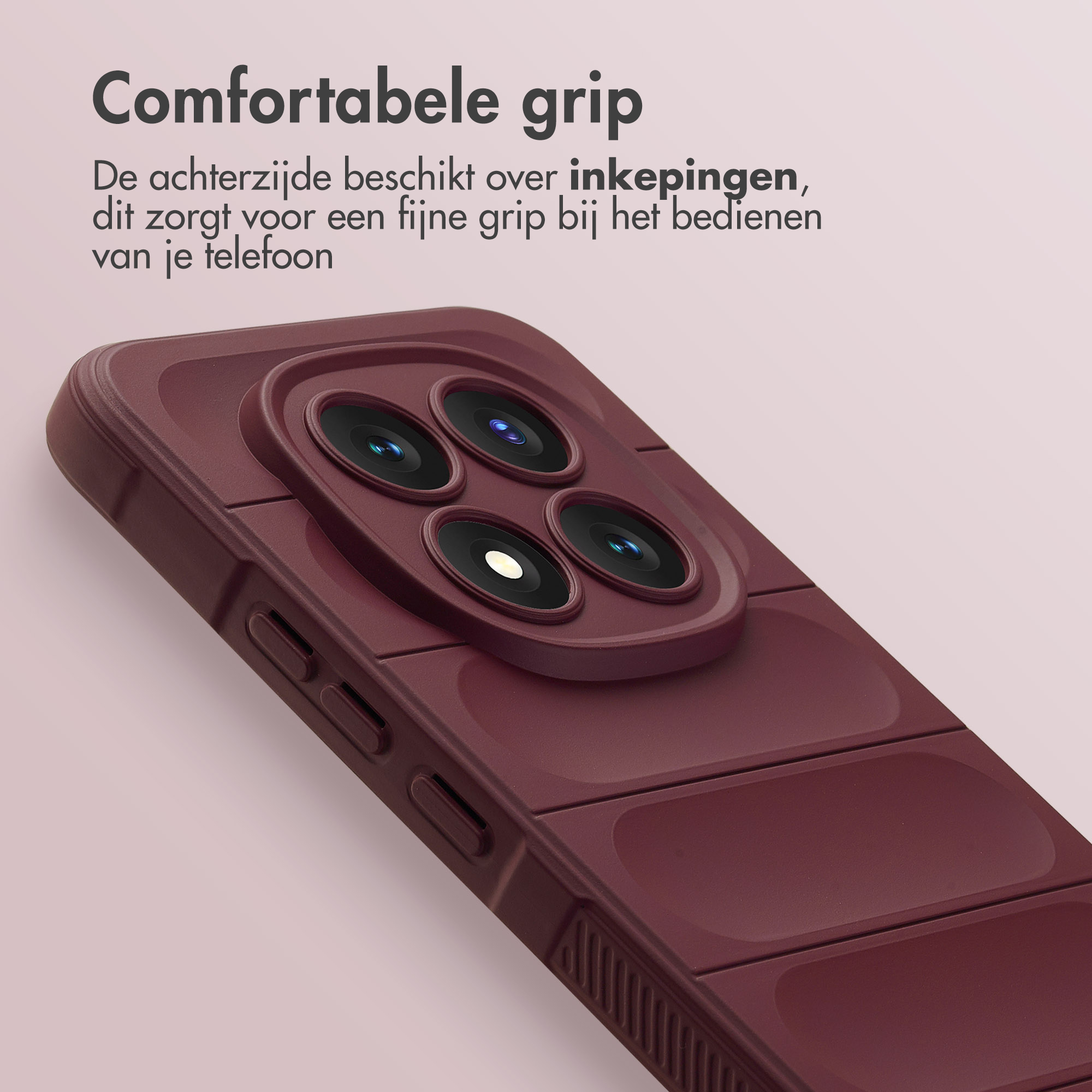 Custodia per telefono color vinaccia con quattro obiettivi e scanalature.