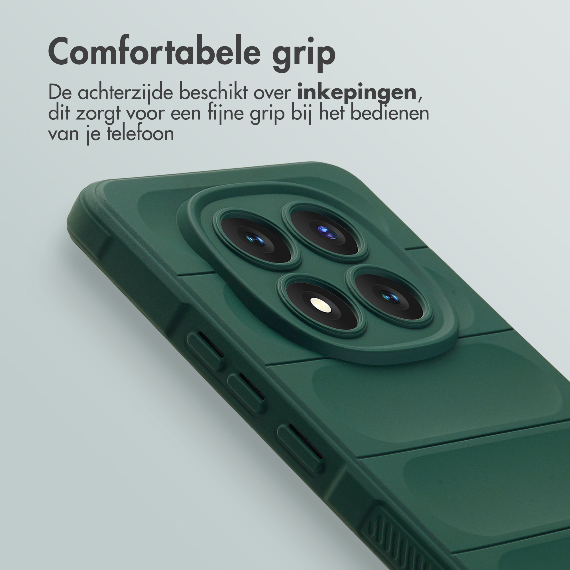 Étui de téléphone vert foncé avec appareil photo quadruple et texte.