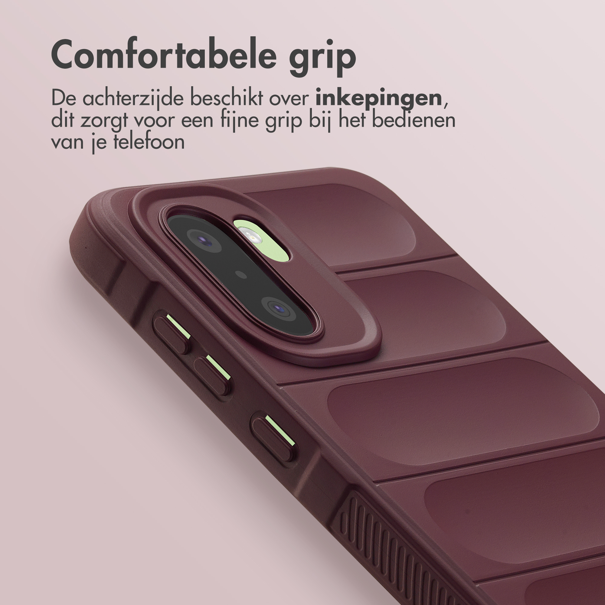 Donkerrode telefoonhoes met cameralens en inkepingen voor grip.