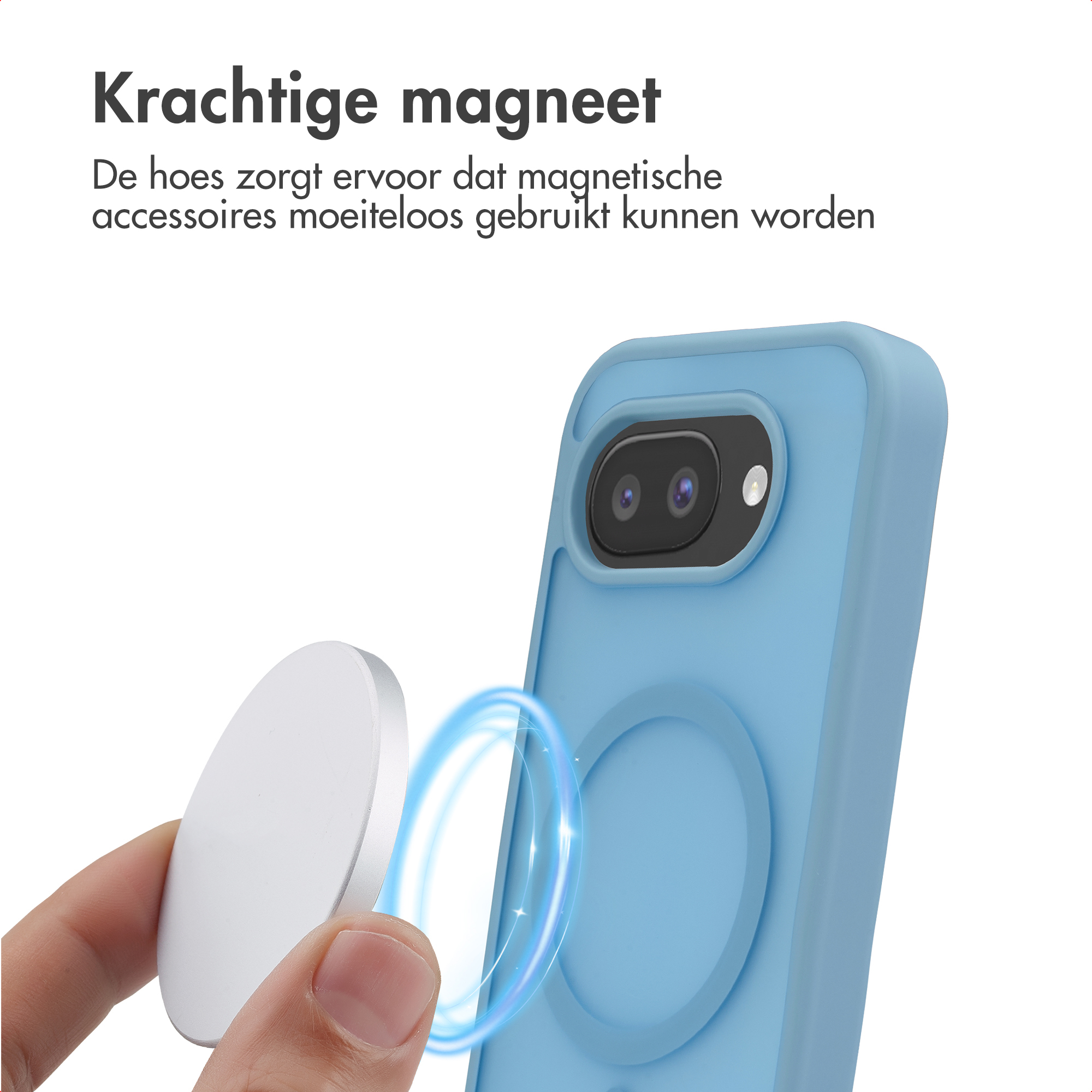 Une main tient un cercle magnétique blanc devant un étui de téléphone bleu clair.