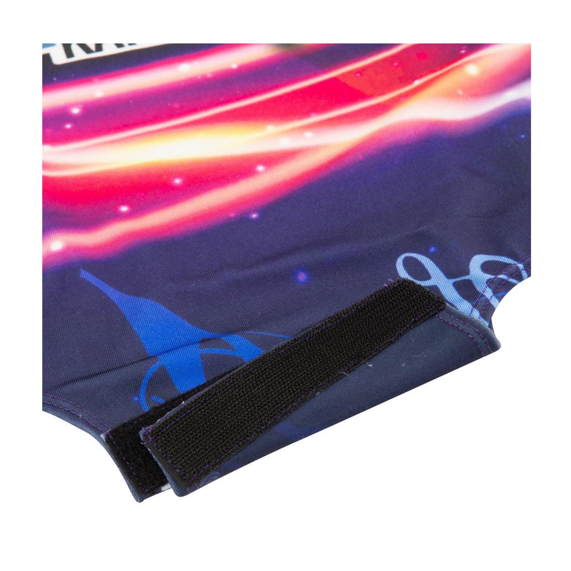 Tessuto blu con motivo a stelle, strisce rosa e arancioni. Chiusura in velcro nera.