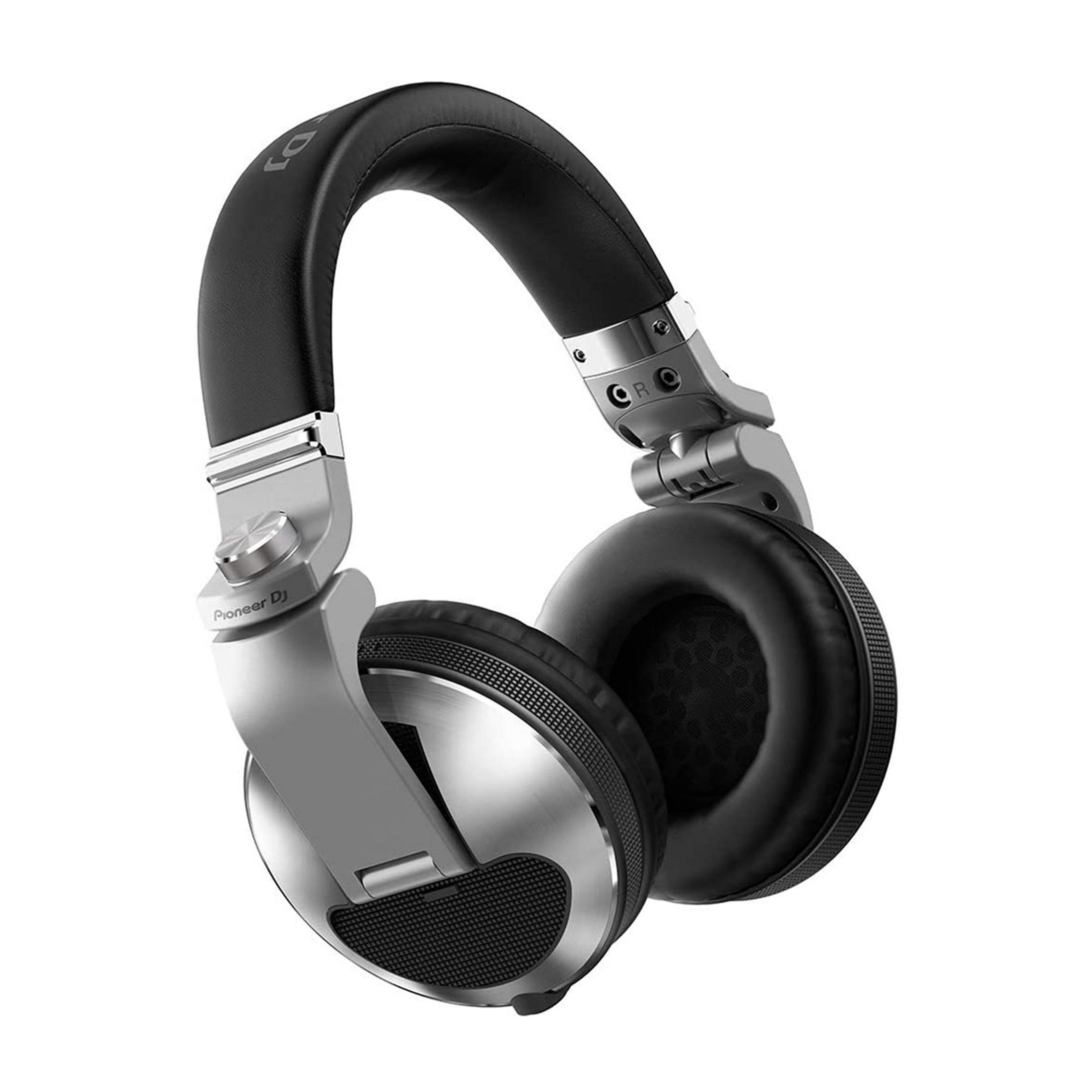 Casque noir avec accents argentés et bandeau rembourré.