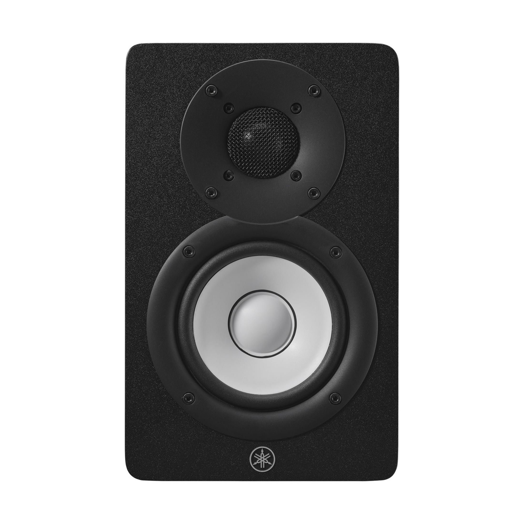 Altoparlante nero con cono argentato e tweeter nero, logo Yamaha.