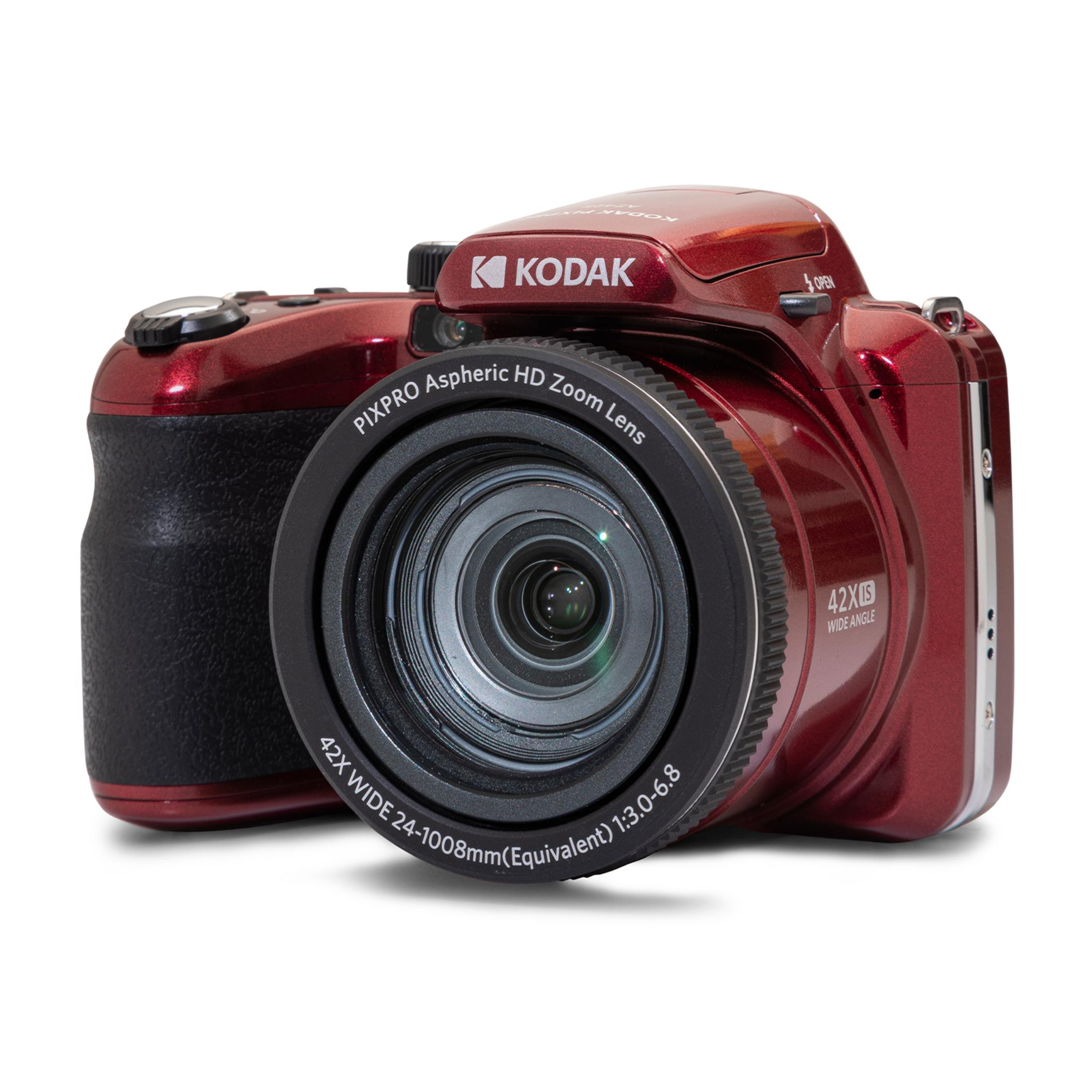 Czerwony aparat cyfrowy Kodak z obiektywem zmiennoogniskowym 42x na białym tle.