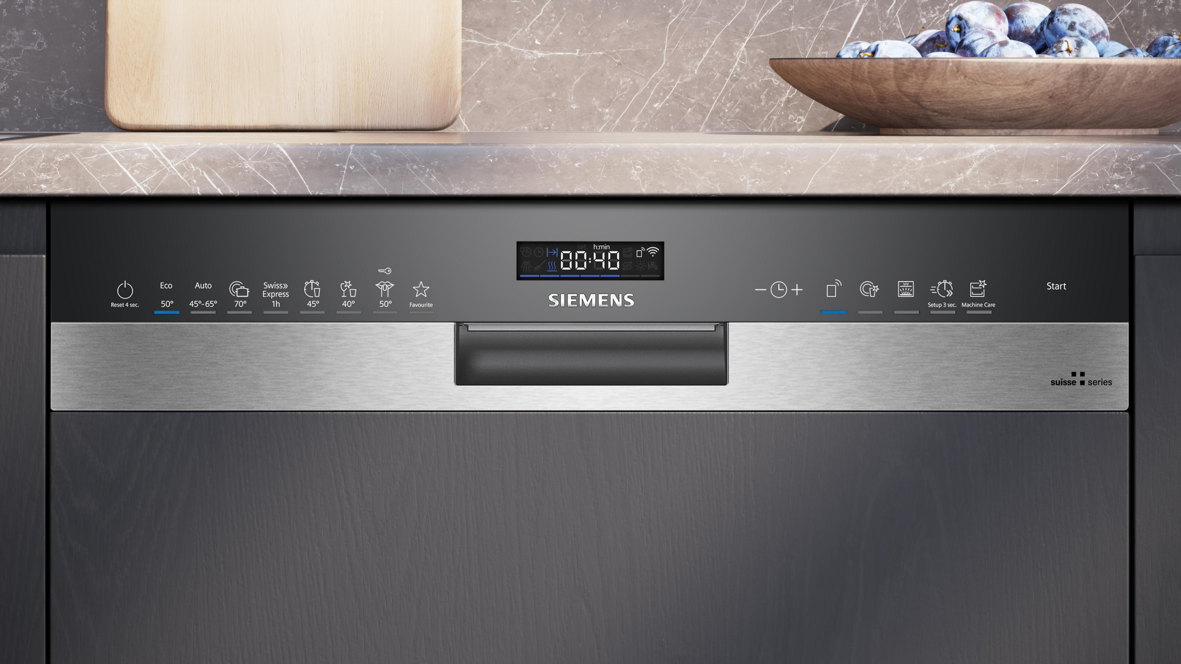 Pannello di controllo lavastoviglie Siemens con display digitale e pulsanti.