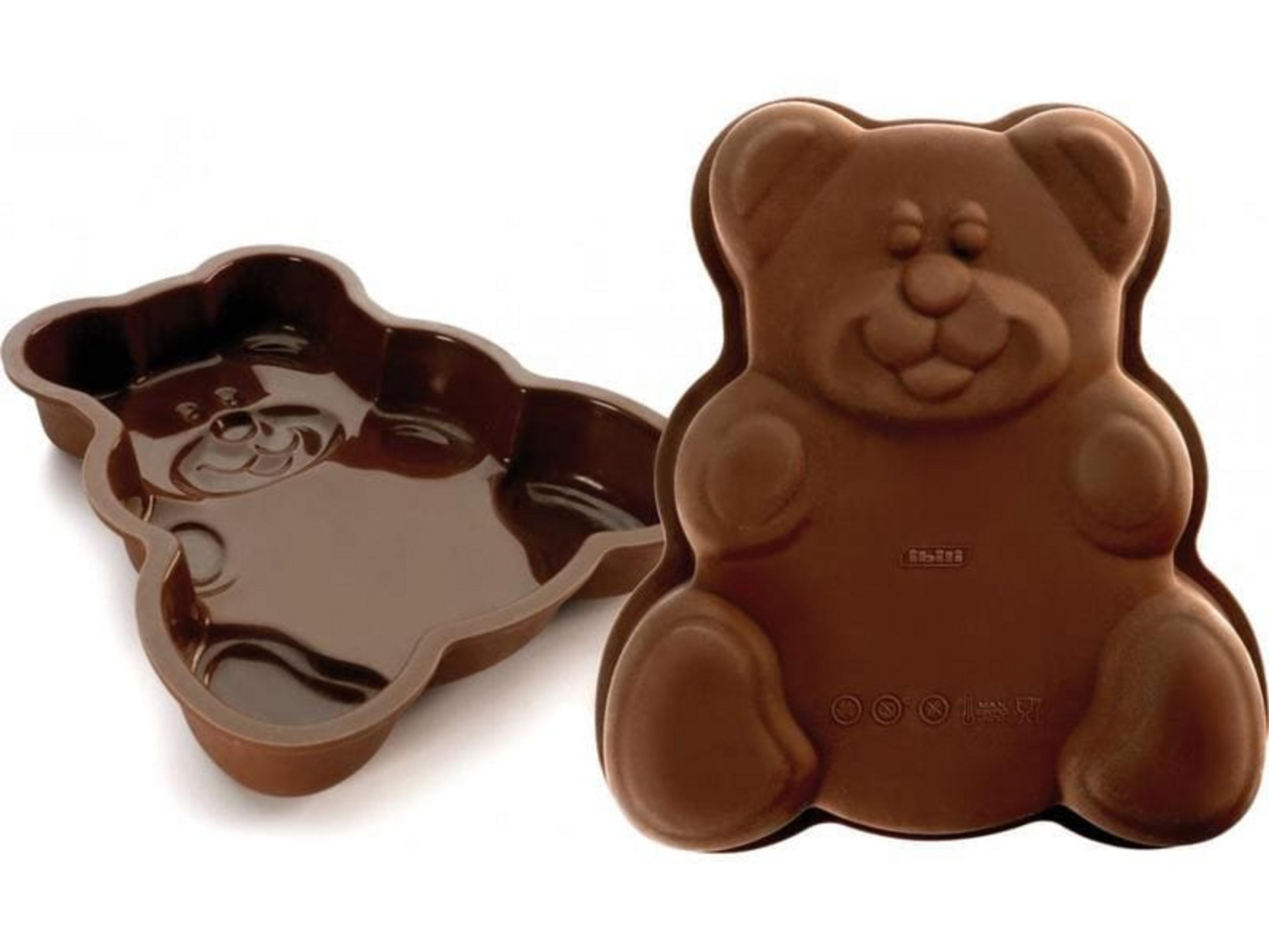 Due stampi per torta in silicone marrone a forma di orso, uno vuoto e uno pieno.