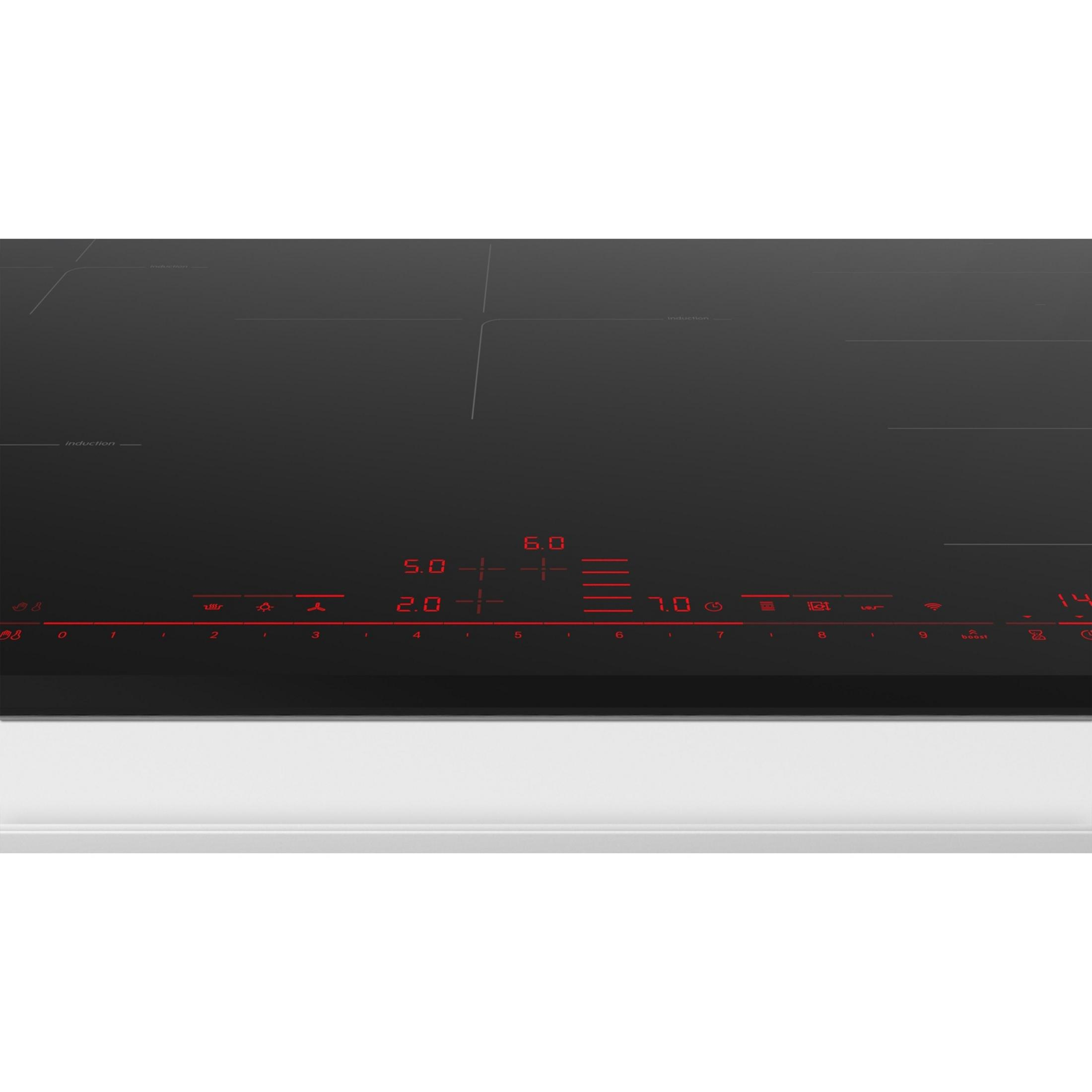Czarna płyta indukcyjna z czerwonymi cyfrowymi wyświetlaczami i elementami sterującymi.