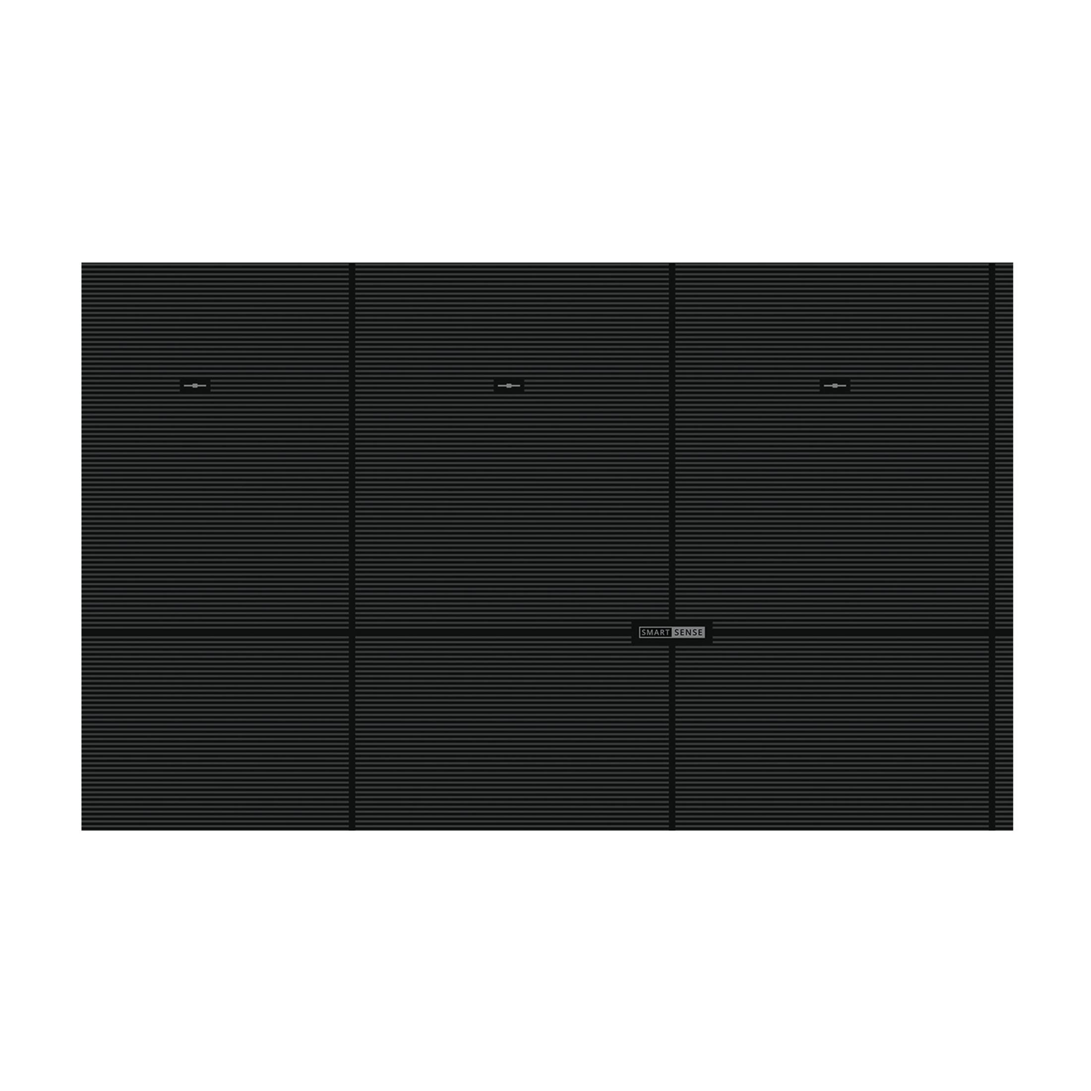 Czarny panel prążkowany z małym logo na górze i 