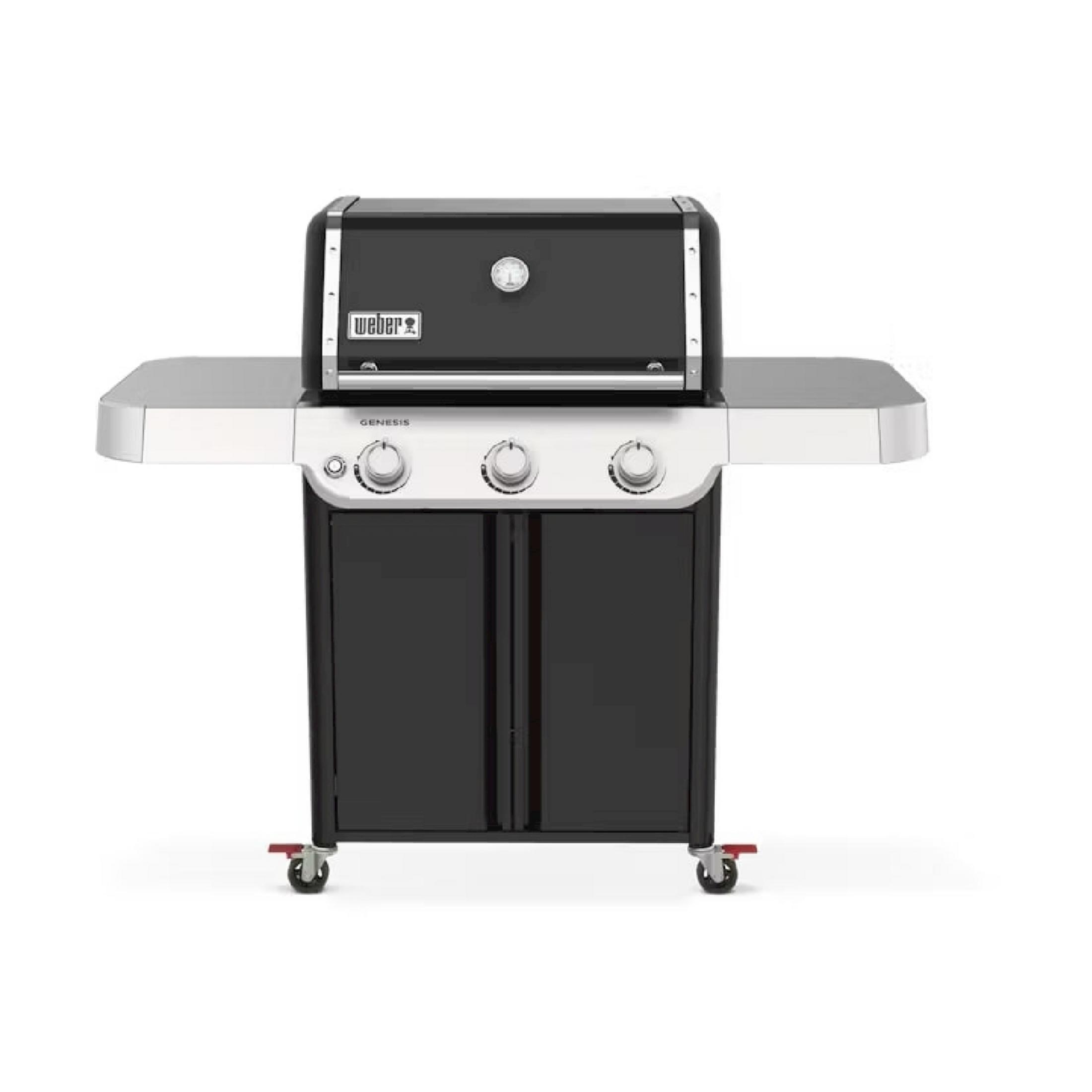 Una griglia a gas Weber nera con accenti in acciaio inox e ruote.