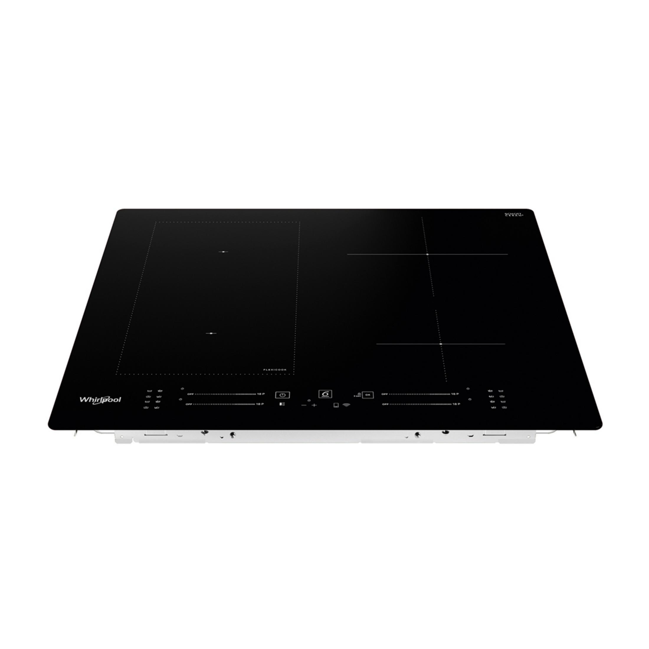 Piano cottura a induzione nero con quattro zone di cottura e pannello touch.