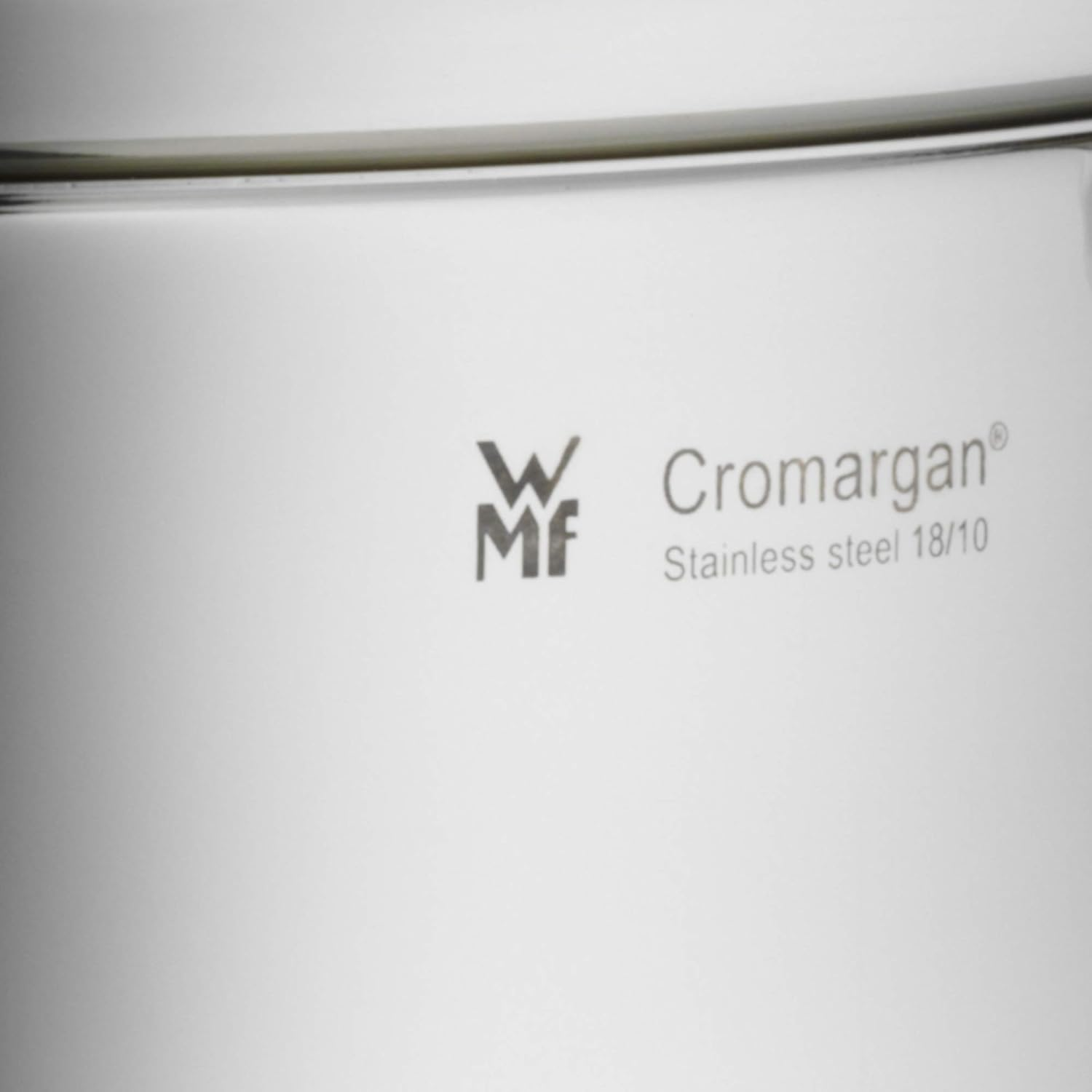 WMF Cromargan Edelstahl 18/10 Logo auf glänzendem Metall.