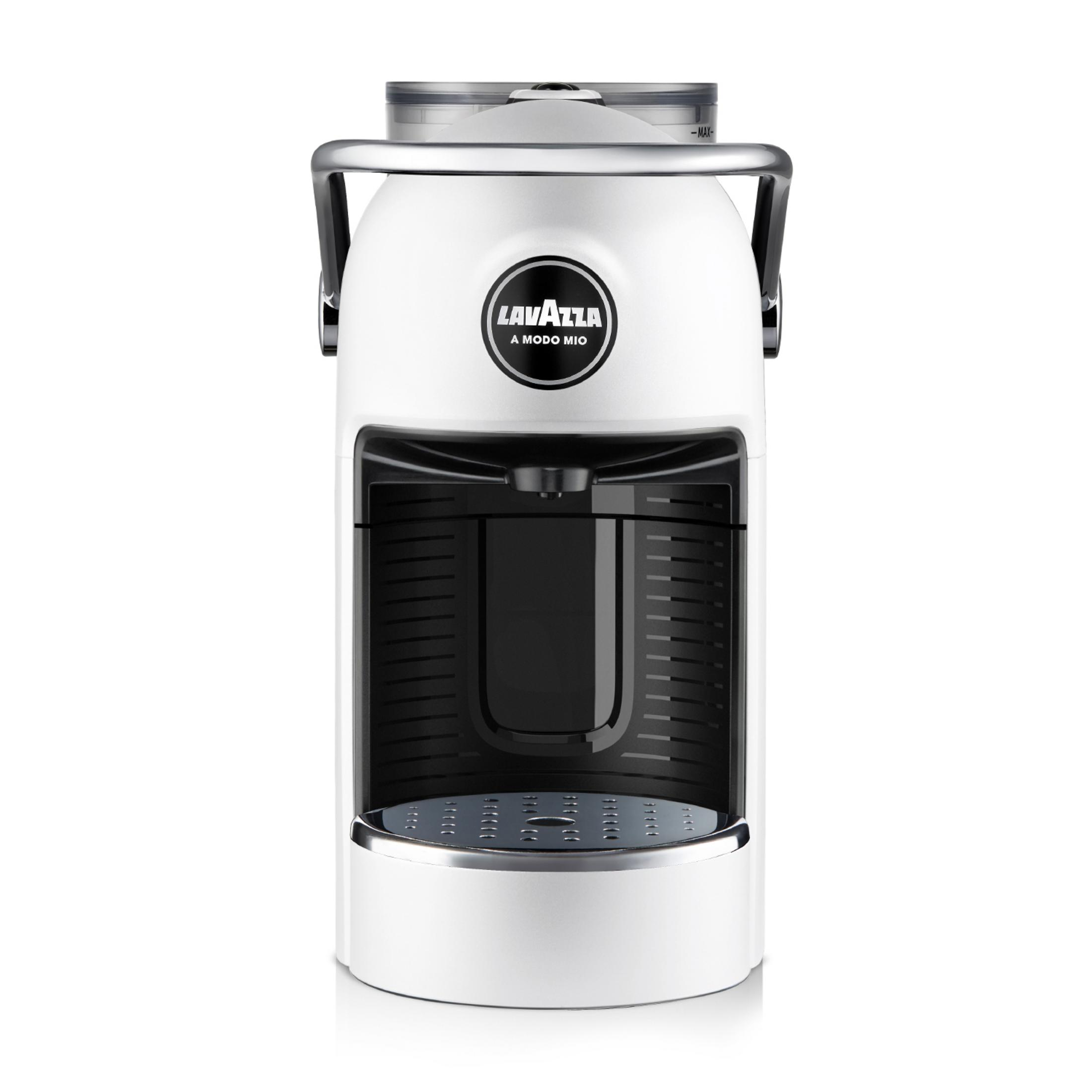 Biała maszyna do kawy Lavazza z chromowanymi akcentami i czarną tacką ociekową.