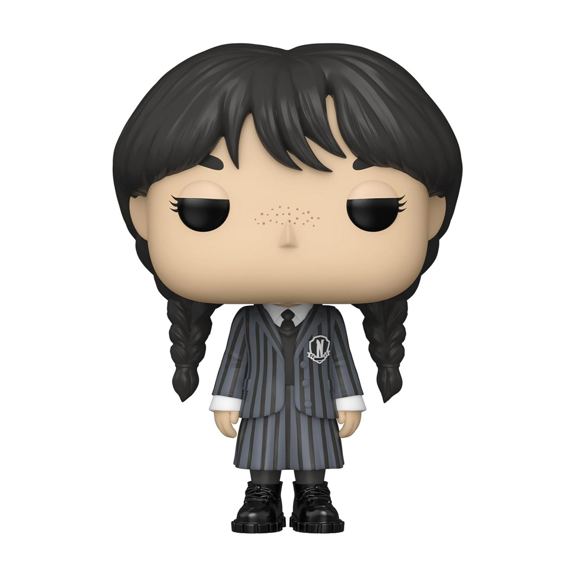 Una figuretta Funko Pop di Mercoledì Addams con trecce e uniforme scolastica.