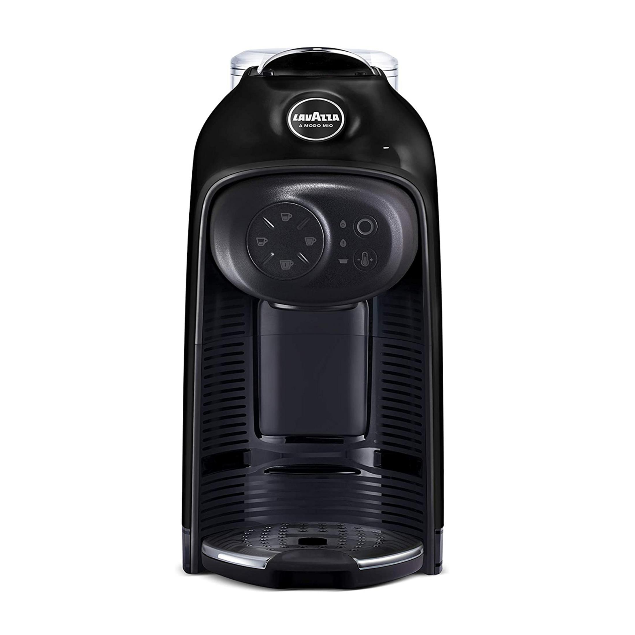 Czarna maszyna do kawy Lavazza z przyciskami sterującymi i tacką ociekową.