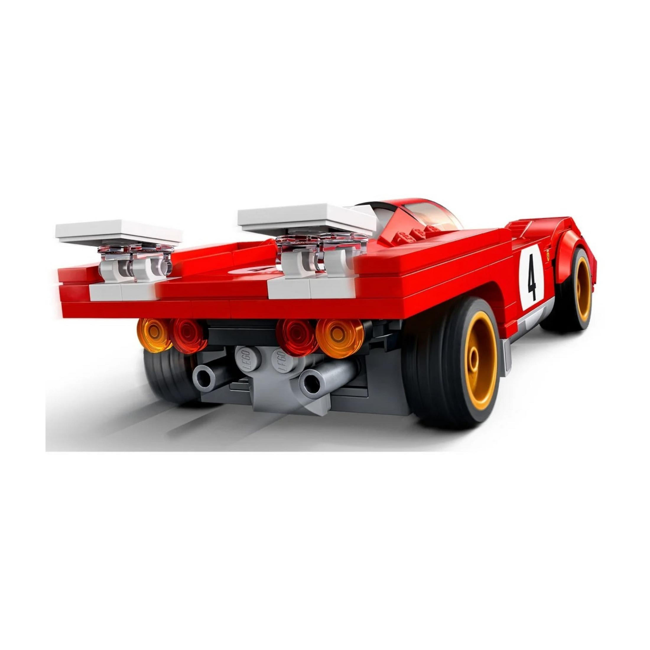 Roter Lego-Rennwagen mit weißem Spoiler und der Zahl 4.