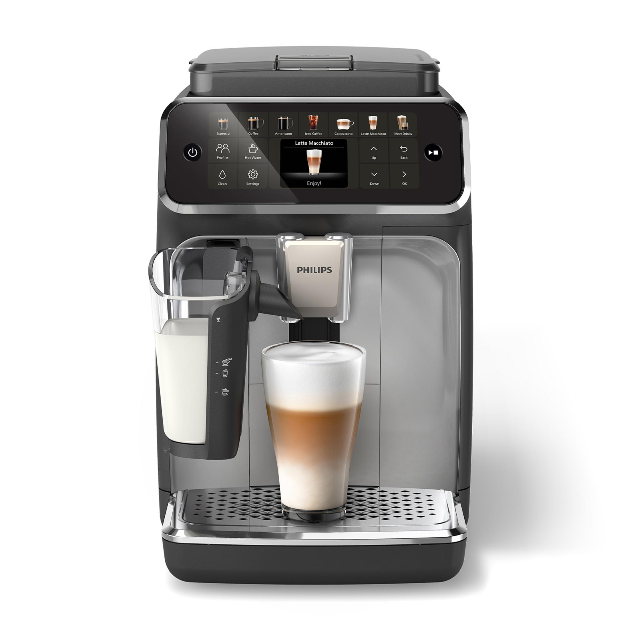 Sütlü latte macchiato yapan bir Philips kahve makinesi.