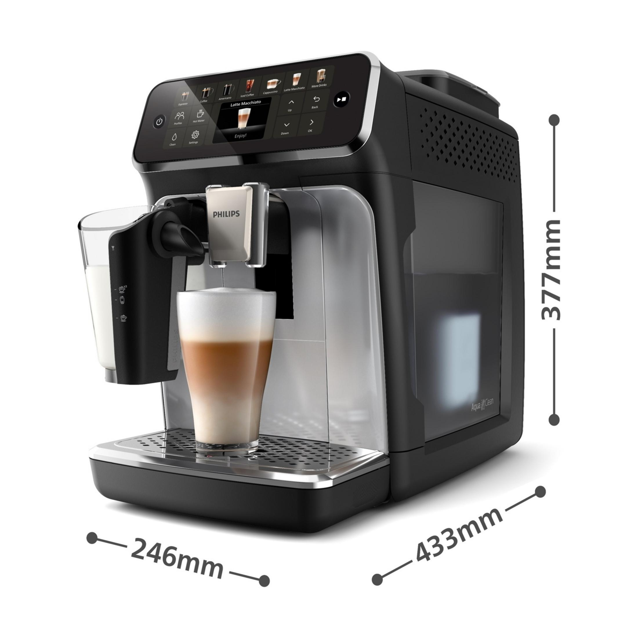 Latte macchiato bardağı olan siyah bir Philips tam otomatik kahve makinesi.