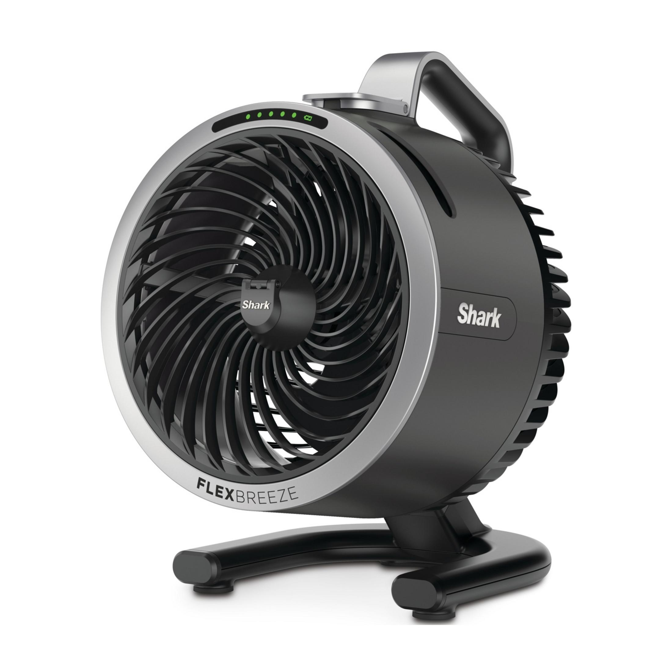 Ein schwarzer Shark Flexbreeze Ventilator mit silbernem Ring und Tragegriff.