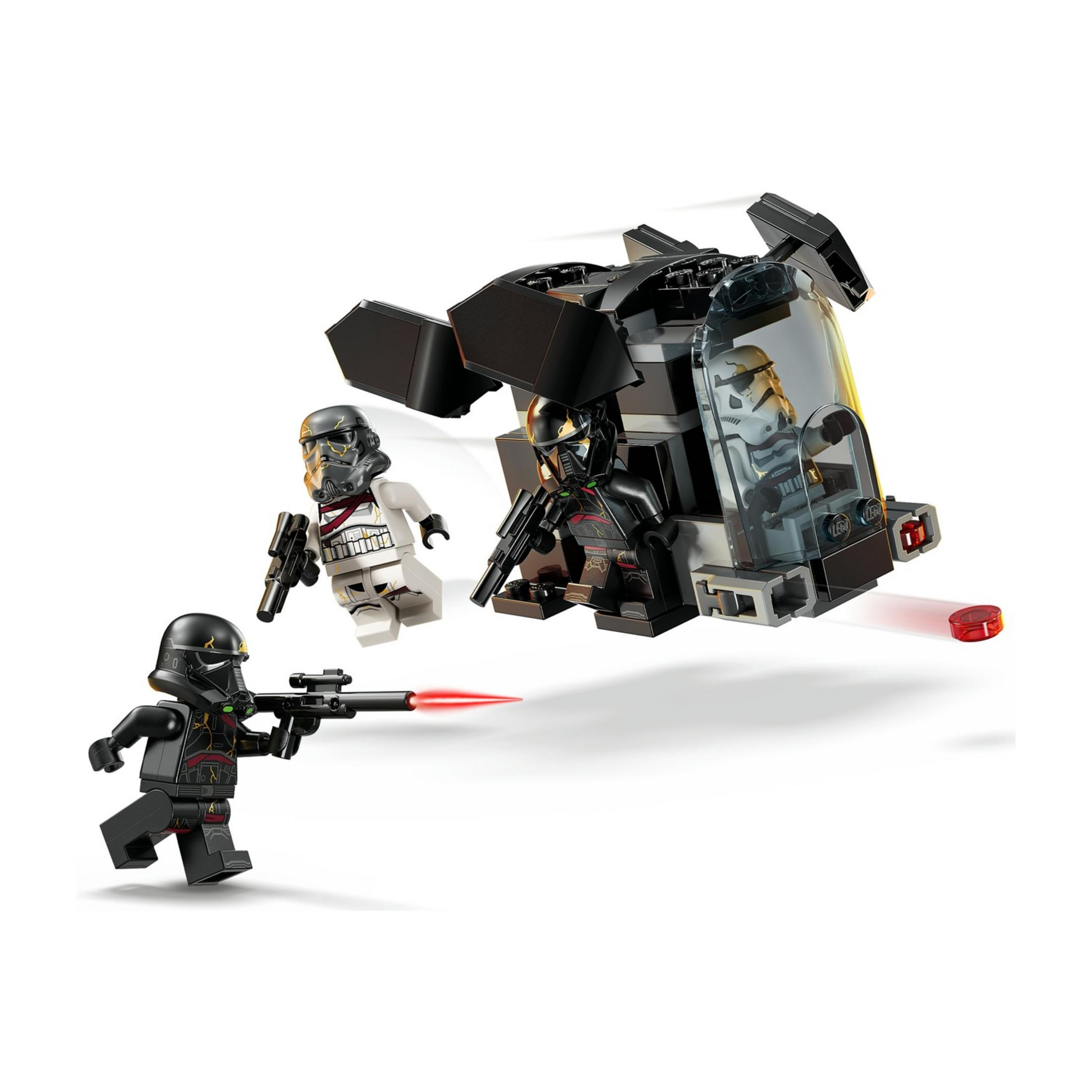 Siyah bir uzay gemisiyle savaş sahnesinde üç Lego askeri.
