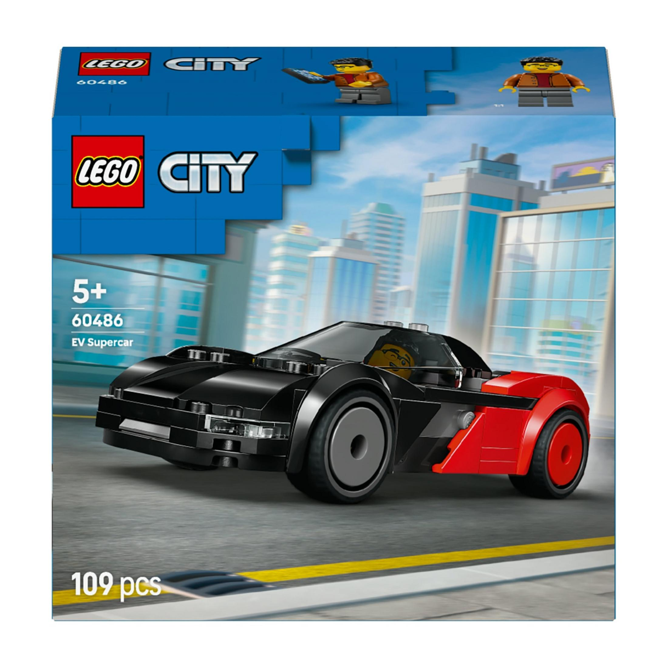 Czarno-czerwony samochodzik Lego EV supercar na szarej powierzchni z budynkami miejskimi w tle.