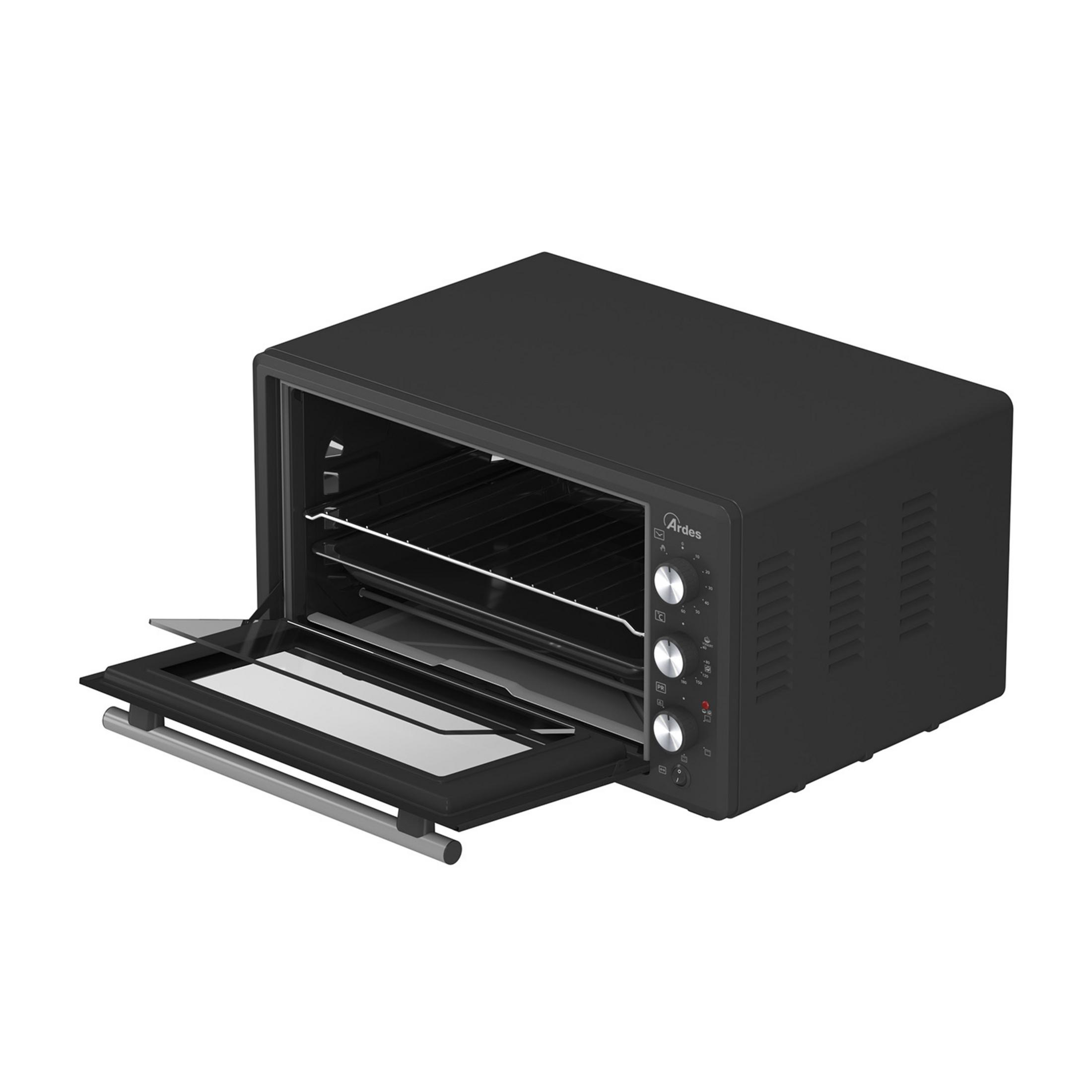 Czarny piekarnik stołowy z otwartymi drzwiami i srebrną rączką.