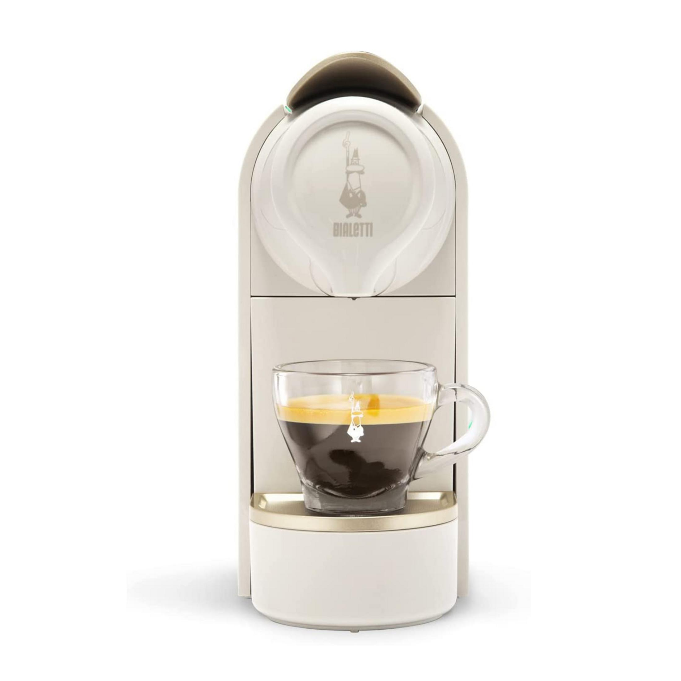 Biała ekspres do kawy Bialetti z filiżanką espresso.