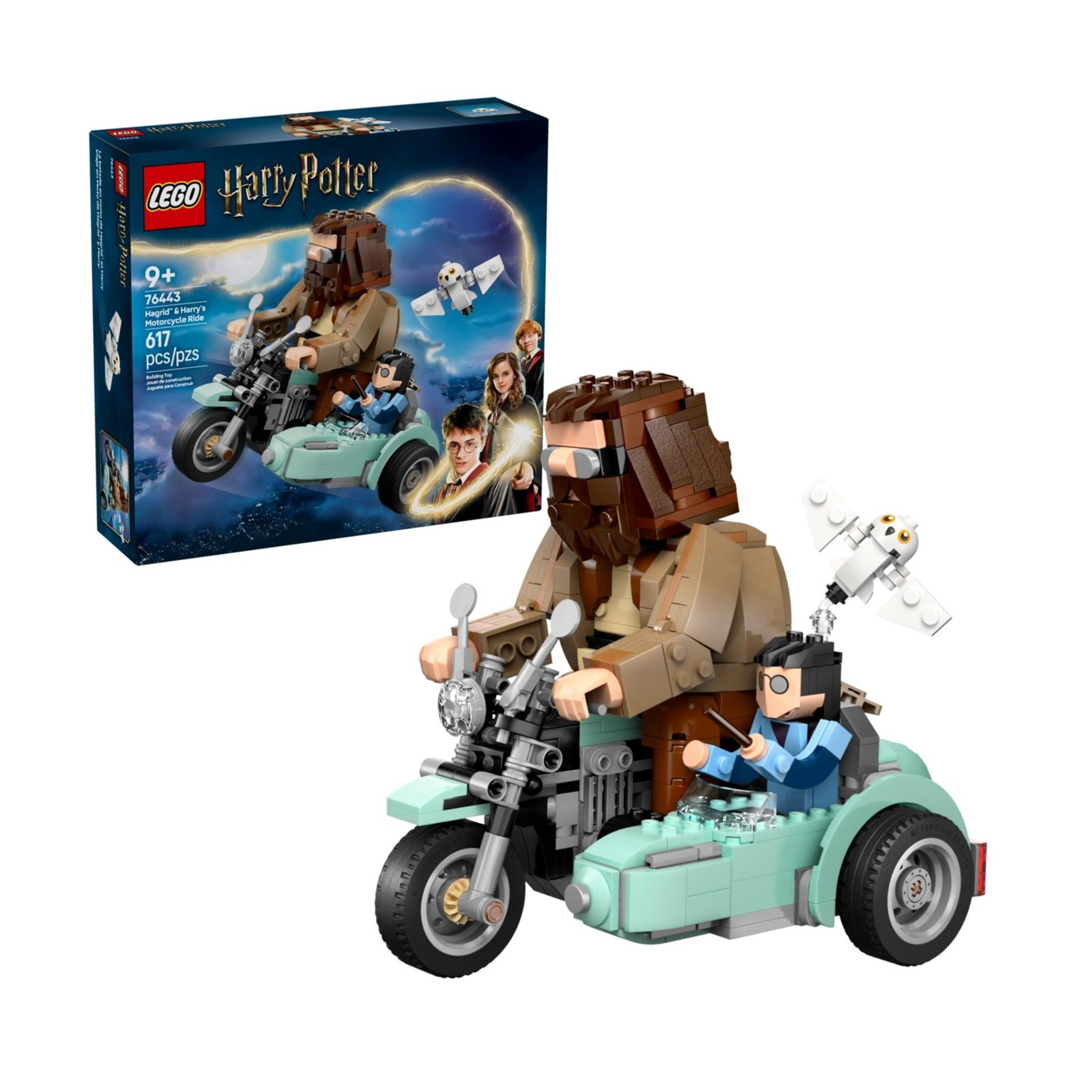 Lego Harry Potter: Hagrid, Harry ve Hedwig ile yan sepetli motosiklet sürüyor.