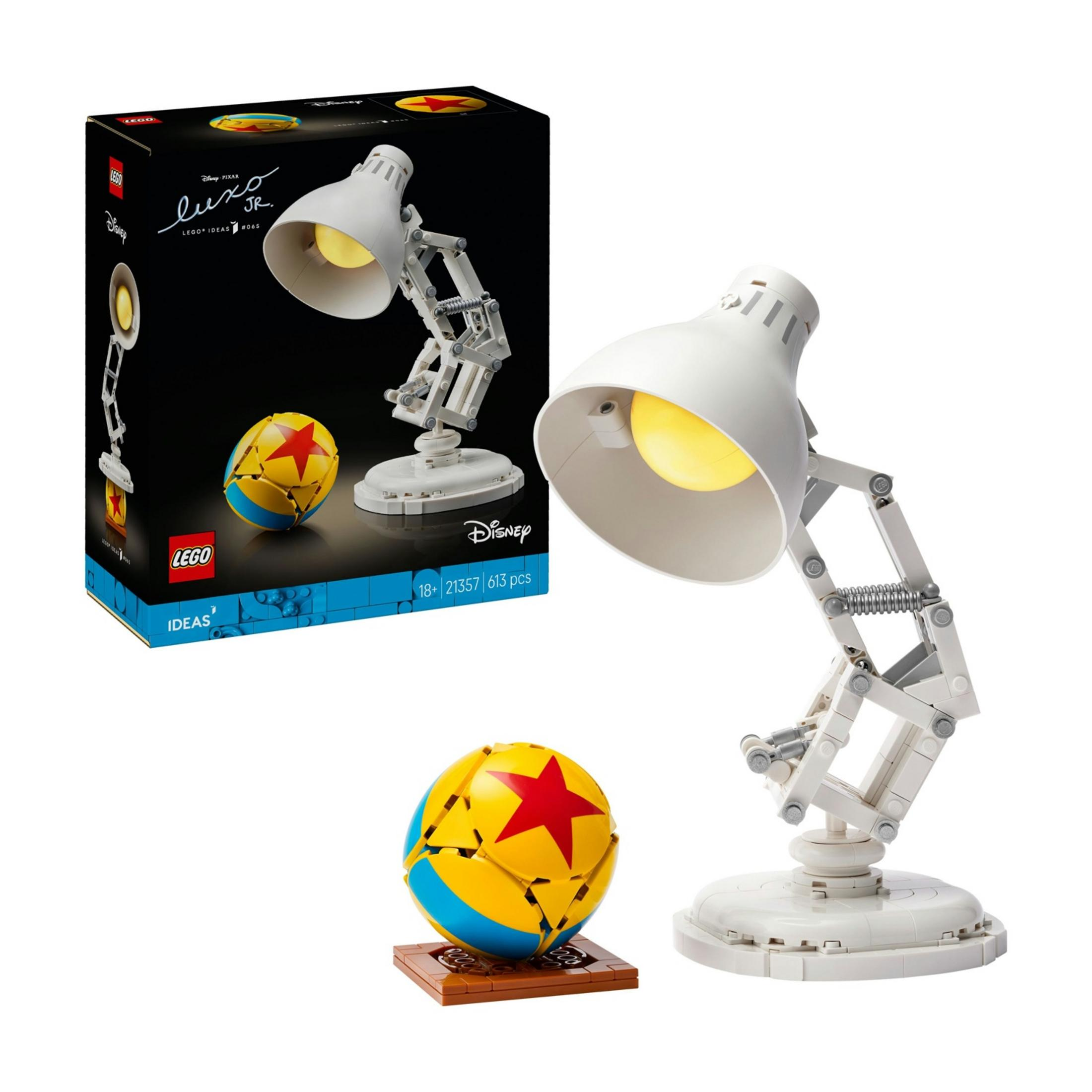 Lampa i piłka Lego Luxo Jr. z czerwoną gwiazdą na białym tle.