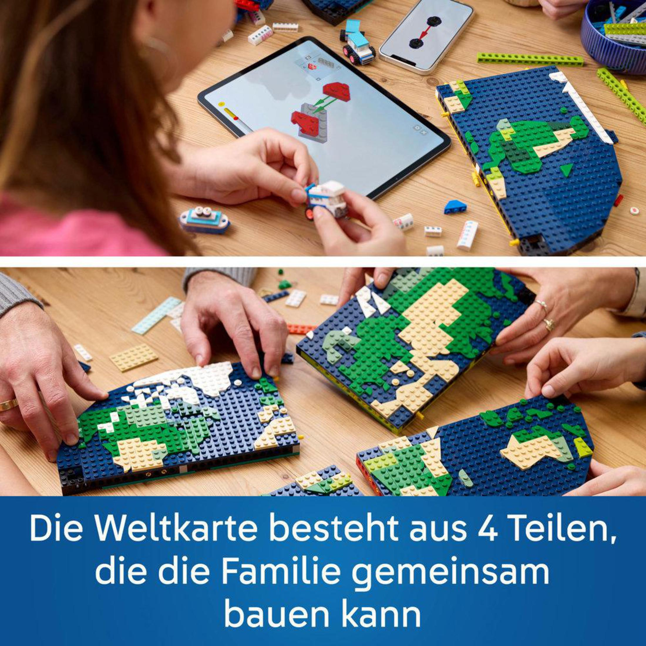 Hände bauen eine Weltkarte aus Legosteinen, während auf einem Tablet eine Anleitung gezeigt wird.