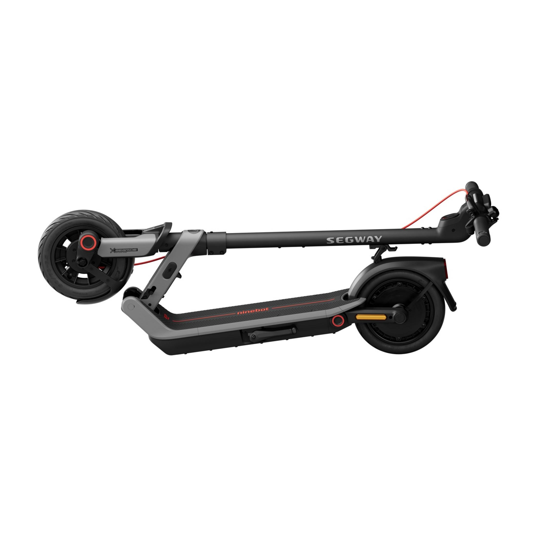 Un patinete Segway negro con detalles rojos, sobre fondo blanco.