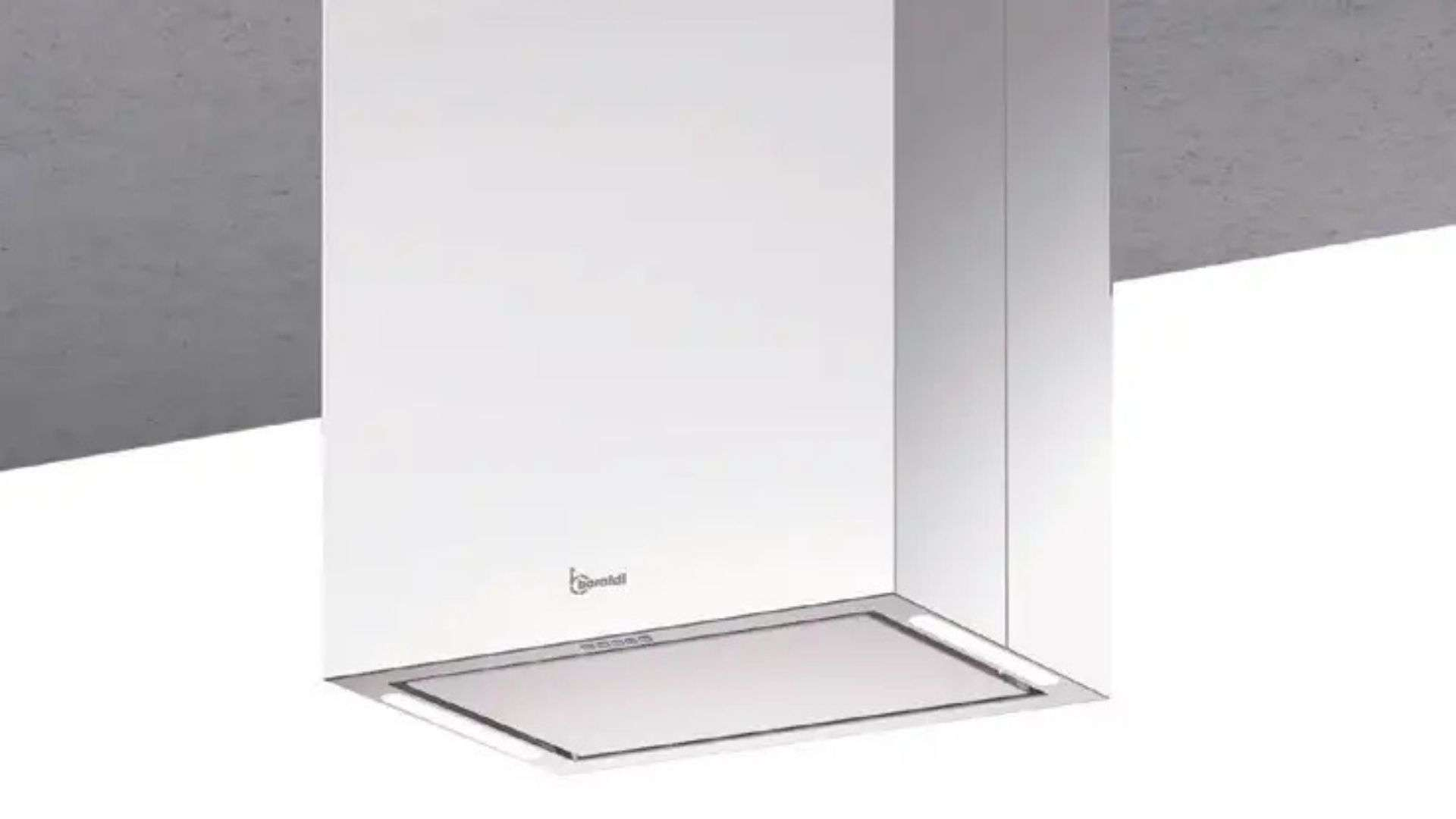 Una cappa aspirante bianca con illuminazione integrata pende dal soffitto.