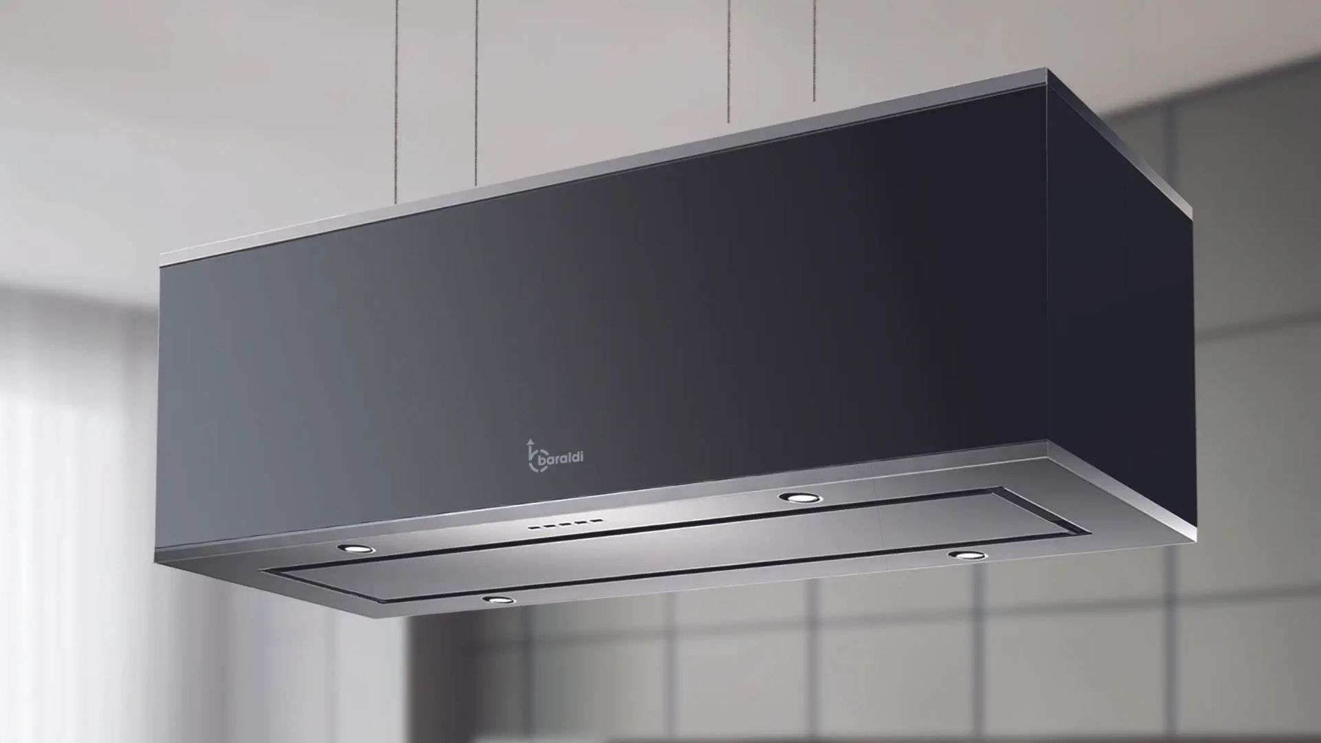 Una cappa da cucina moderna, rettangolare, grigio scuro, con bordo argento, pende dal soffitto.