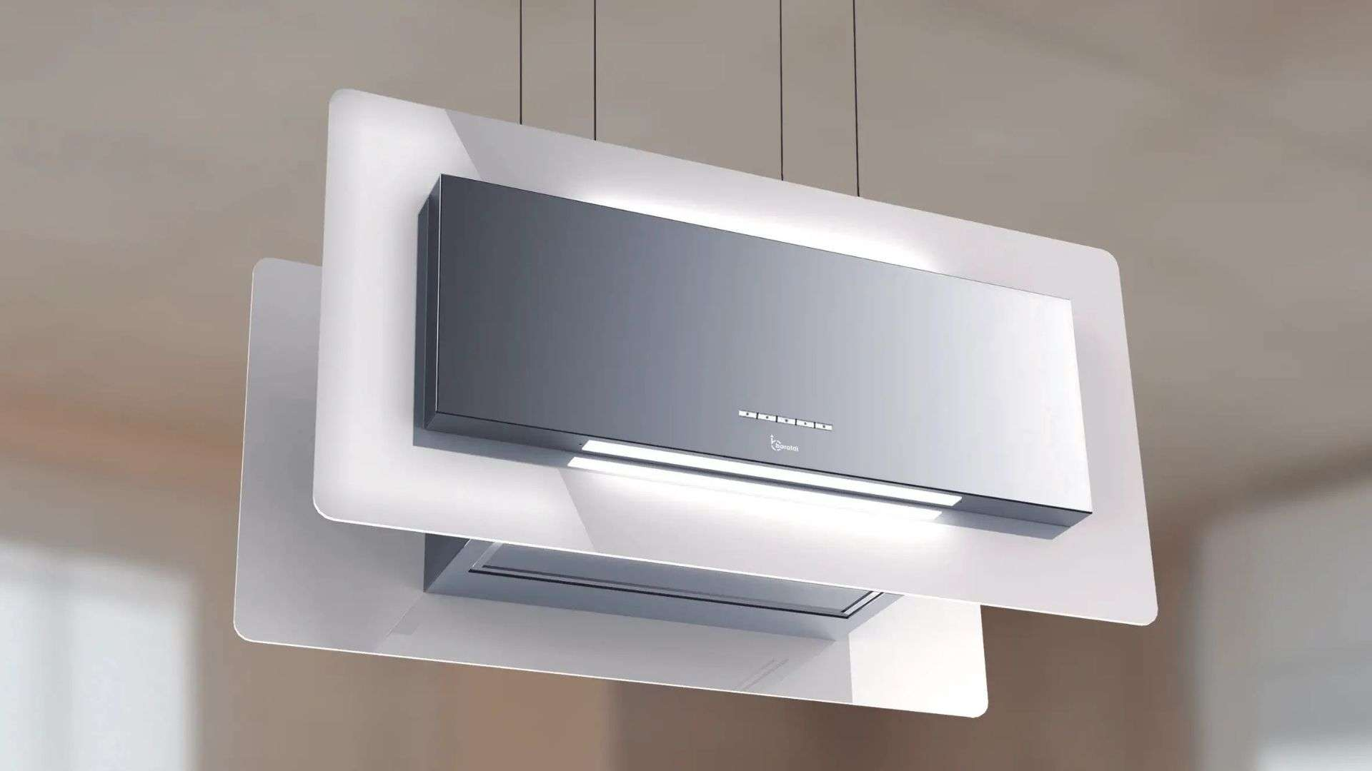 Moderna cappa da cucina in vetro e metallo, sospesa al soffitto.