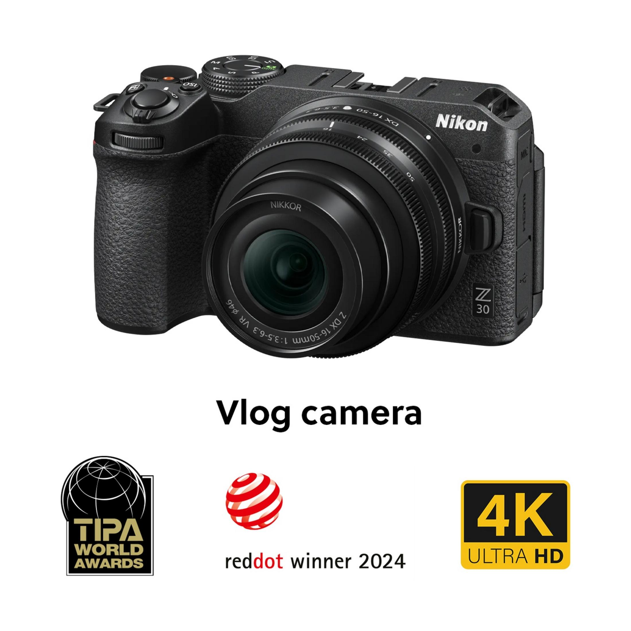 Una fotocamera vlog Nikon Z 30 nera con obiettivo 16-50mm, TIPA, Reddot e 4K.