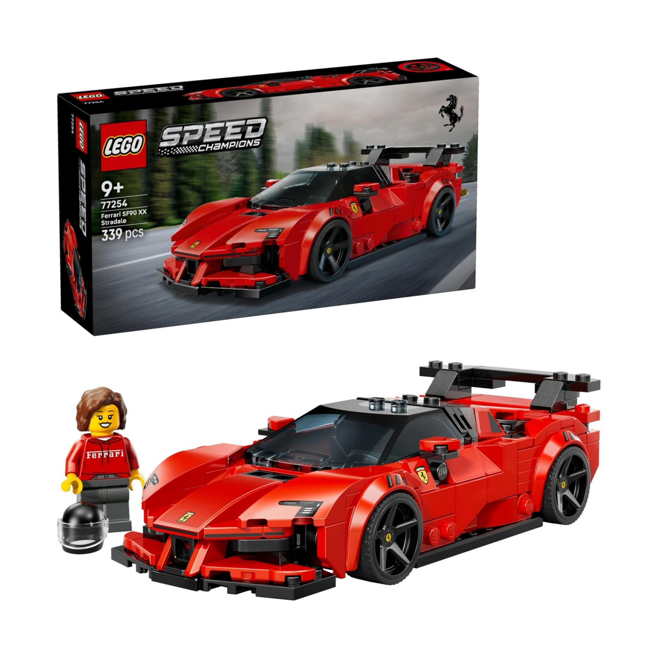 Czerwony model LEGO Ferrari SF90 XX Stradale z minifigurką.