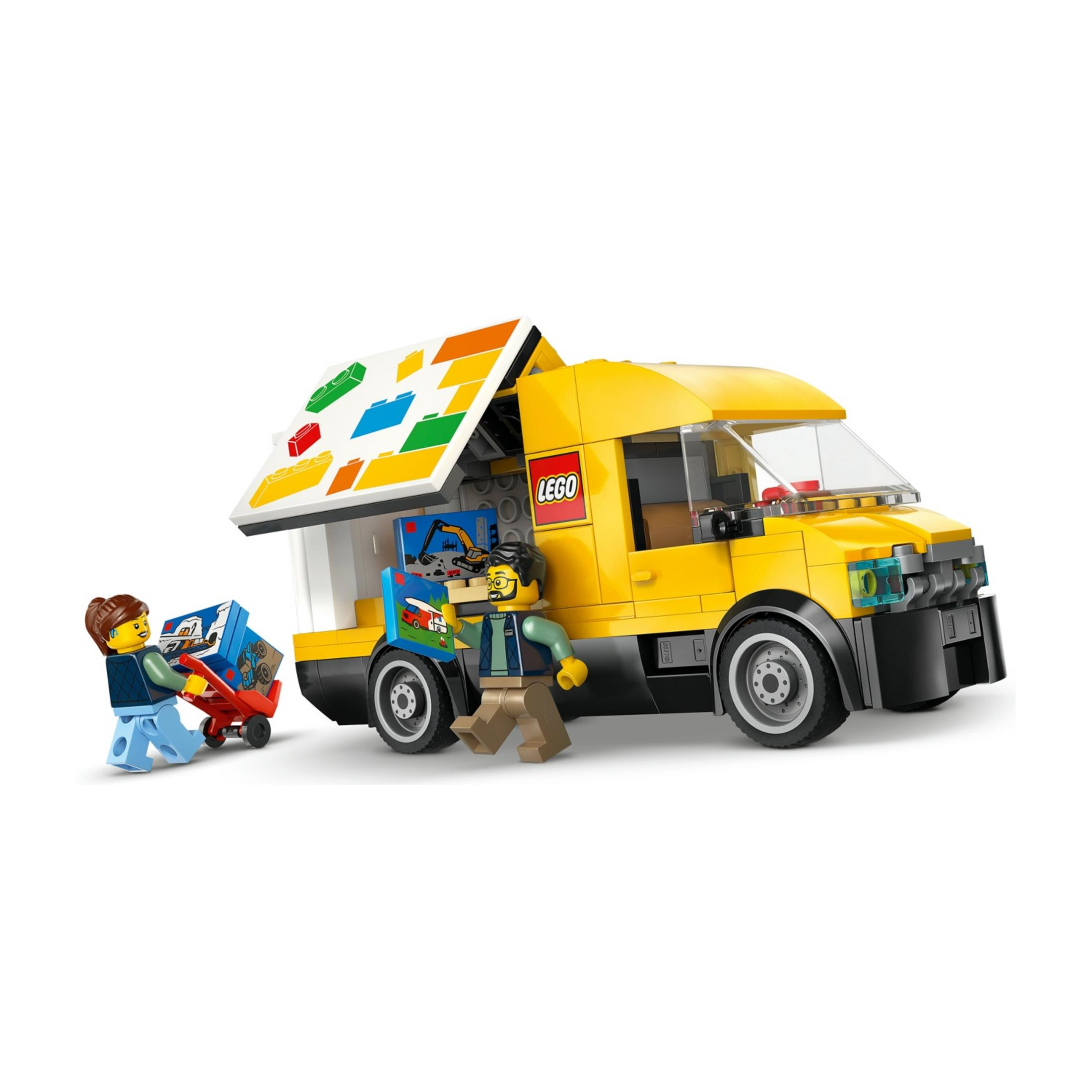 Una furgoneta LEGO amarilla con techo abierto, cargada de bloques.