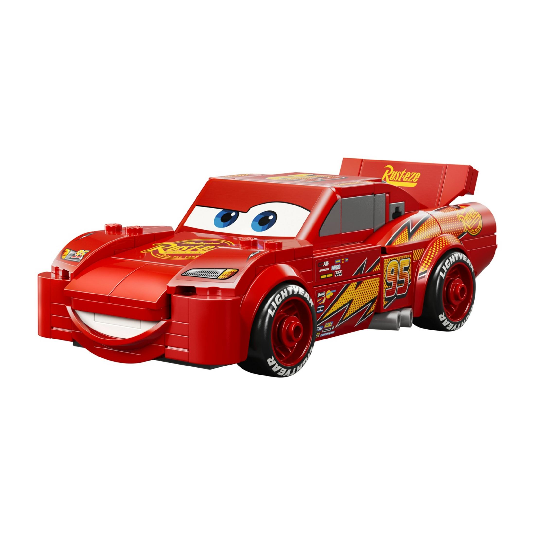 Réplica roja de Lego de Rayo McQueen con el número 95 y calcomanías "Rusteze".
