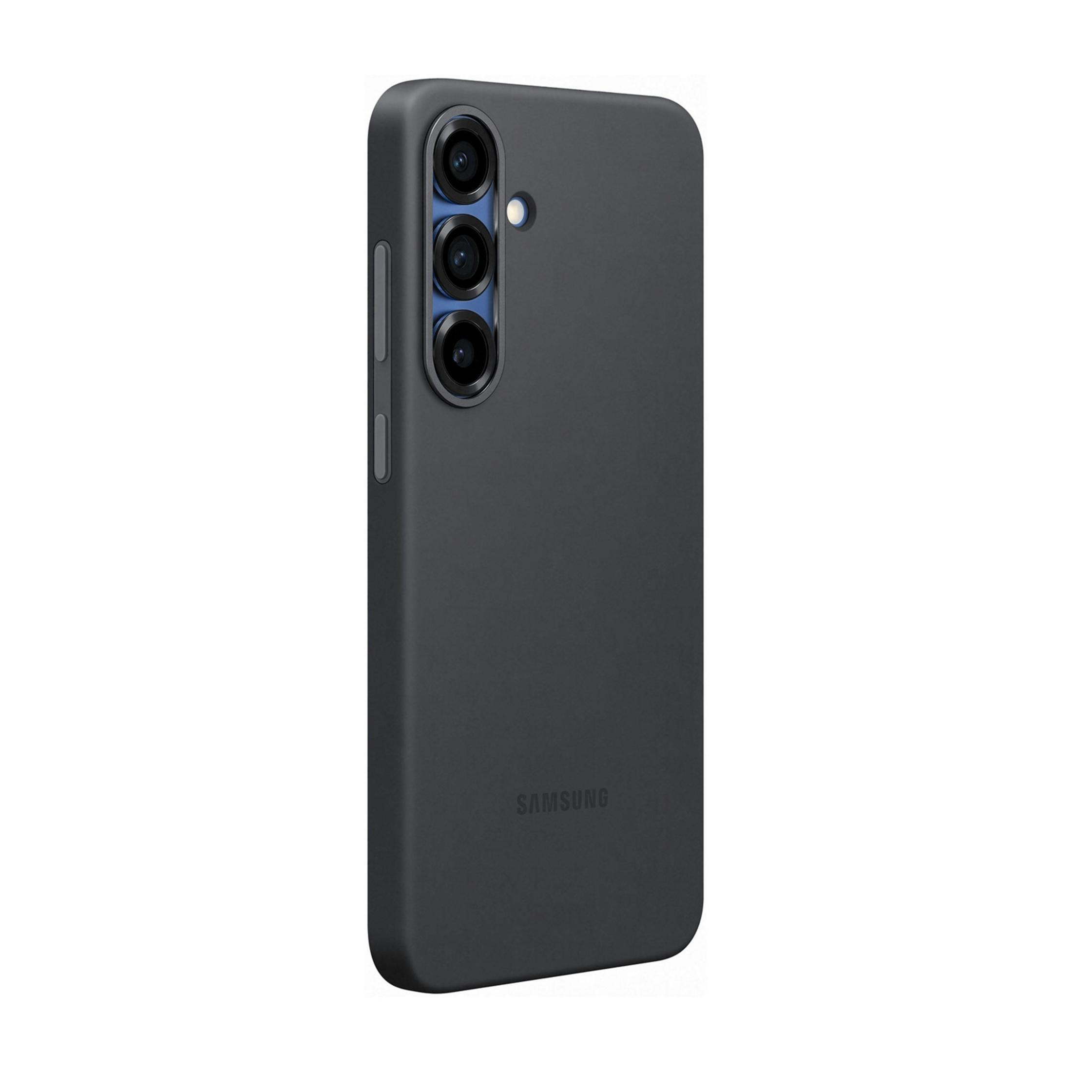 Custodia grigio scuro con tre fotocamere e flash. Logo Samsung in basso.