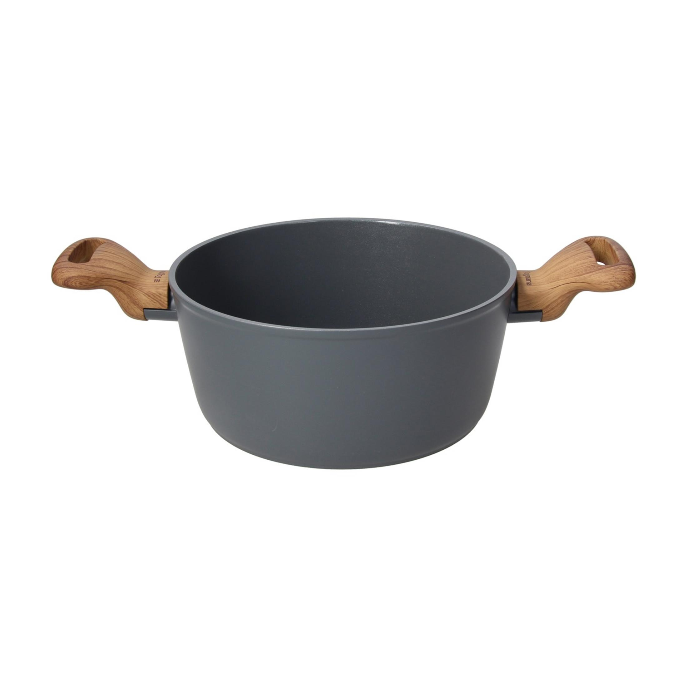 Olla gris con asas de madera.