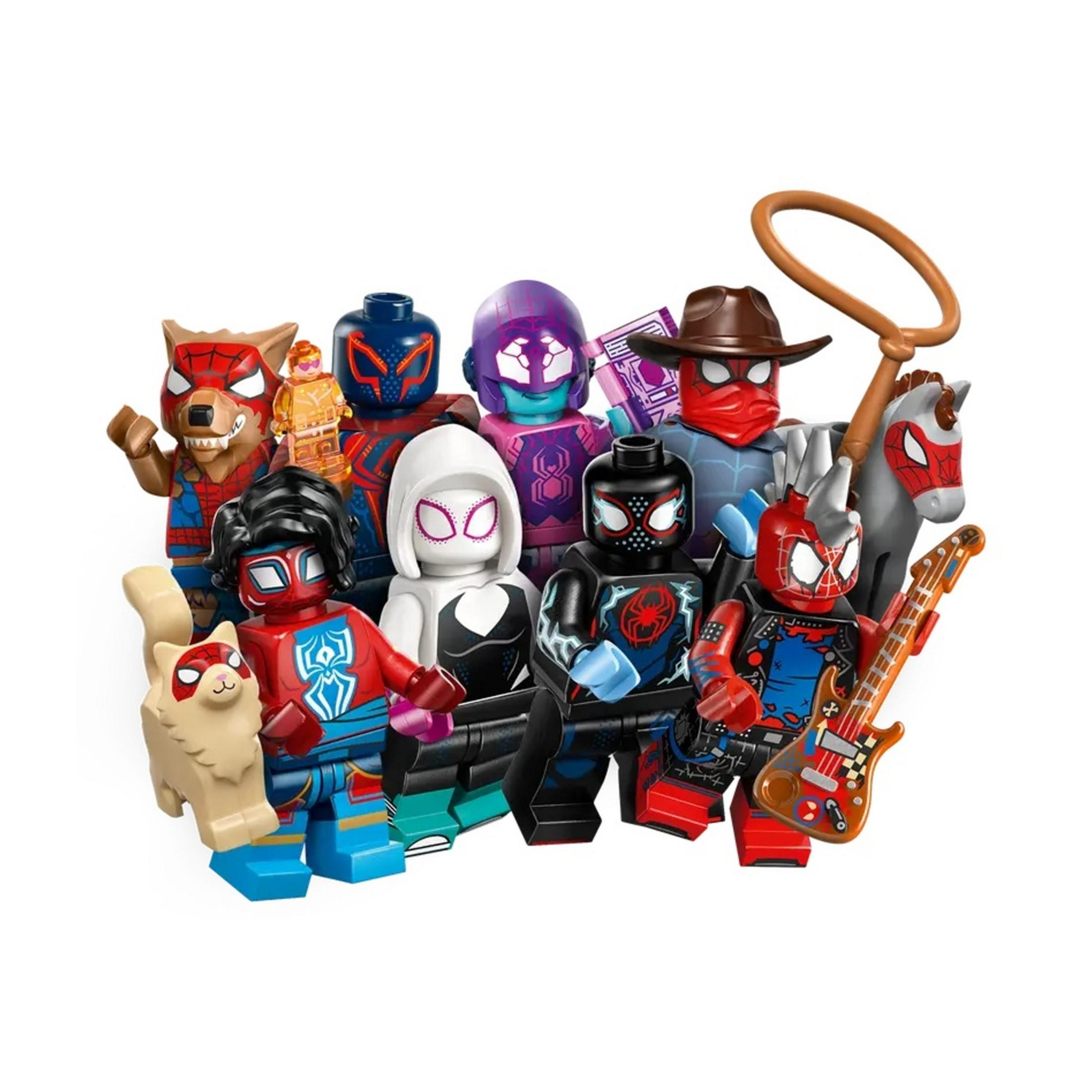 Un gruppo di figure di Spiderman con un lupo, un gatto e un cavallo.