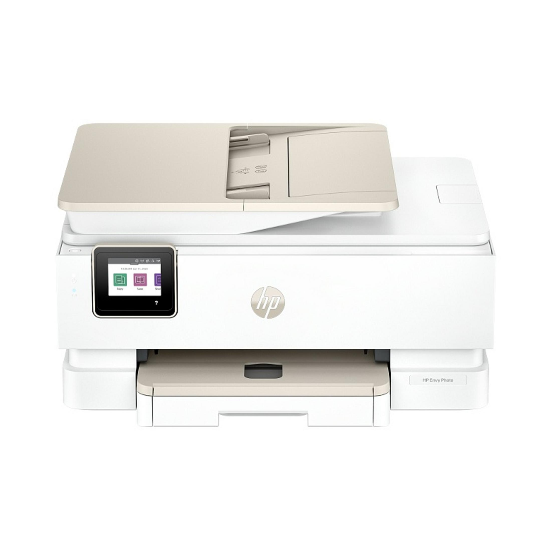 Una stampante HP Envy Photo bianca con display touchscreen e accenti beige.