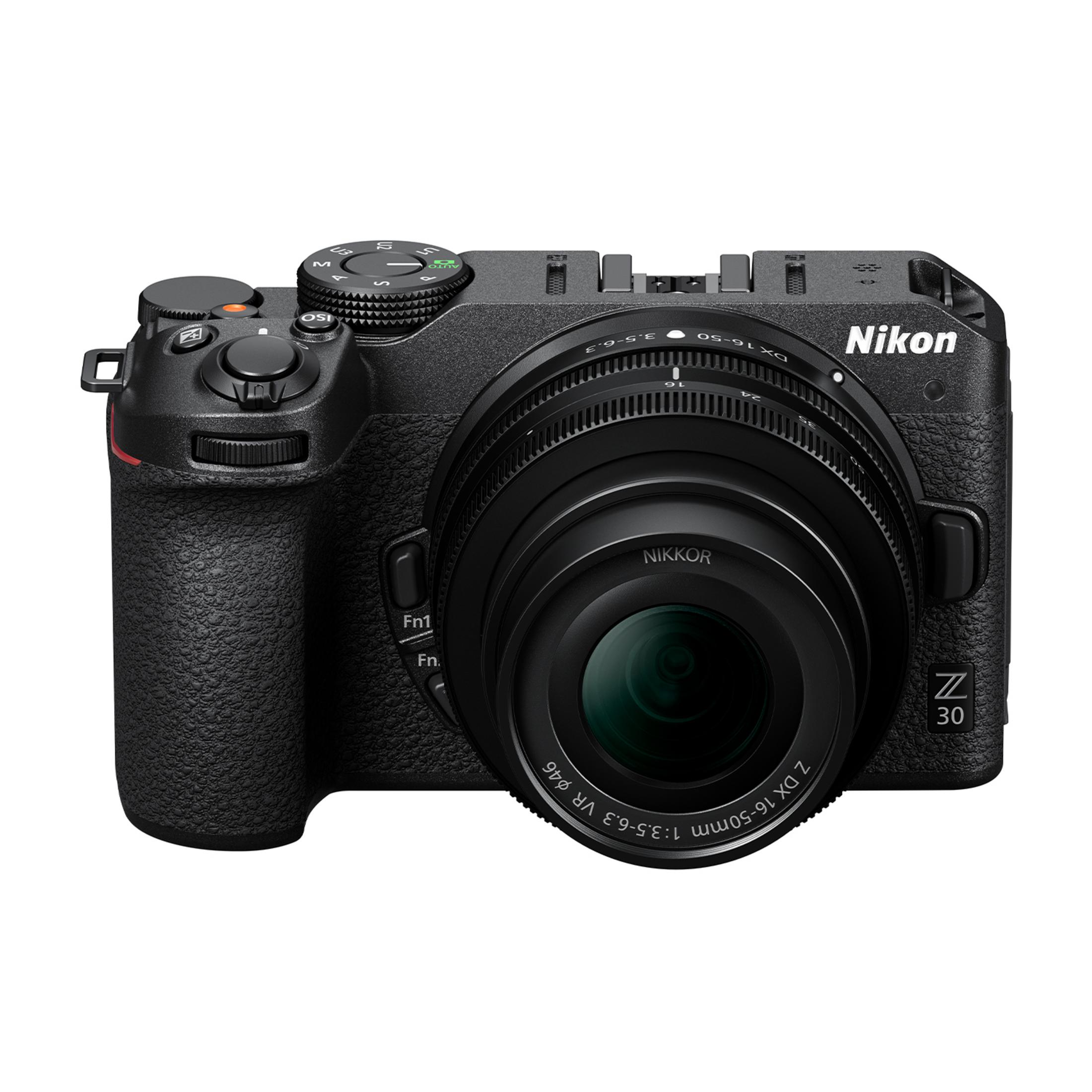 Una fotocamera Nikon Z 30 nera con obiettivo NIKKOR Z DX 16-50mm.
