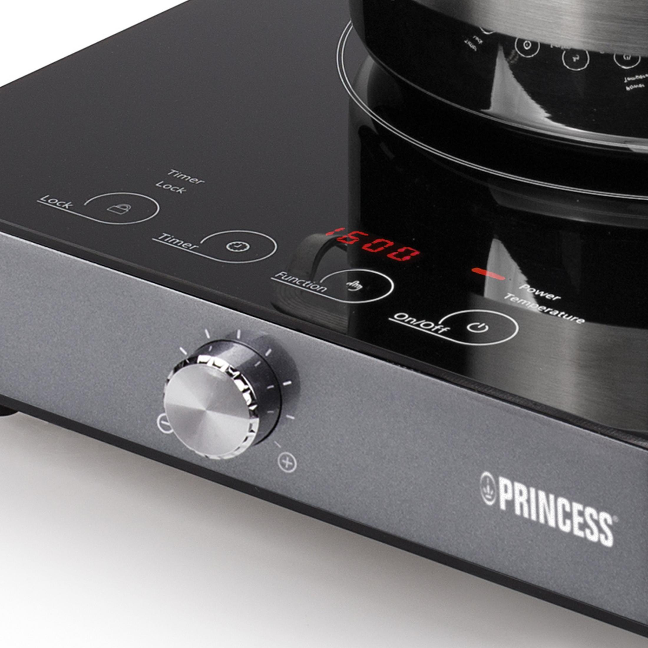 Płyta grzewcza z cyfrowym wyświetlaczem i pokrętłem sterującym. Marka: PRINCESS.