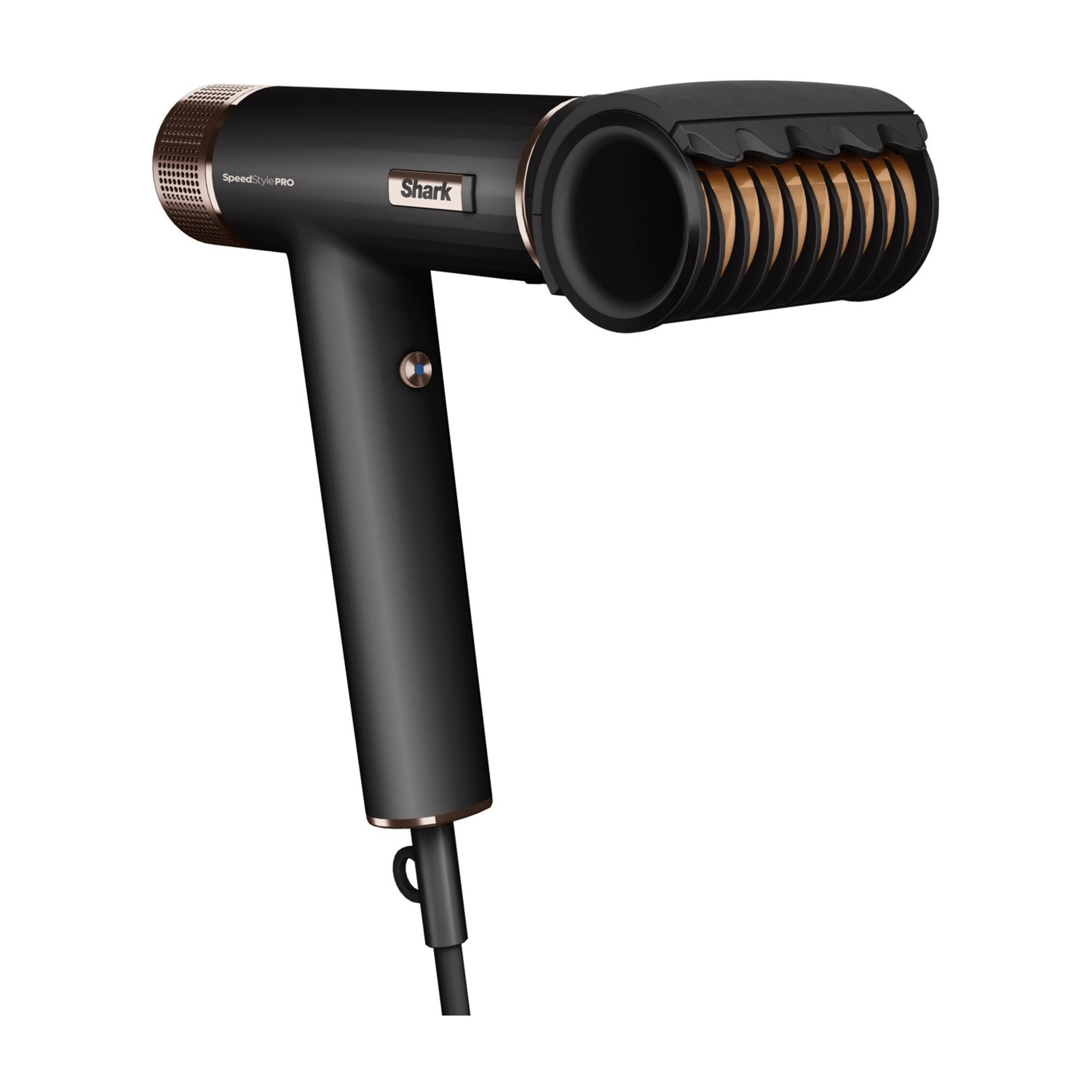 Czarna suszarka do włosów Shark ze złotymi akcentami i nasadką.