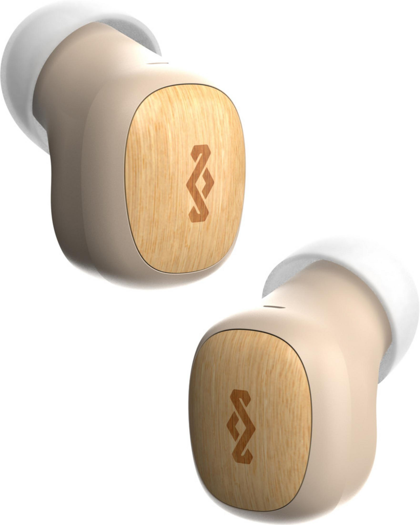 Zwei beige kabellose Ohrhörer mit Holzdetail und Logo auf weißem Grund.