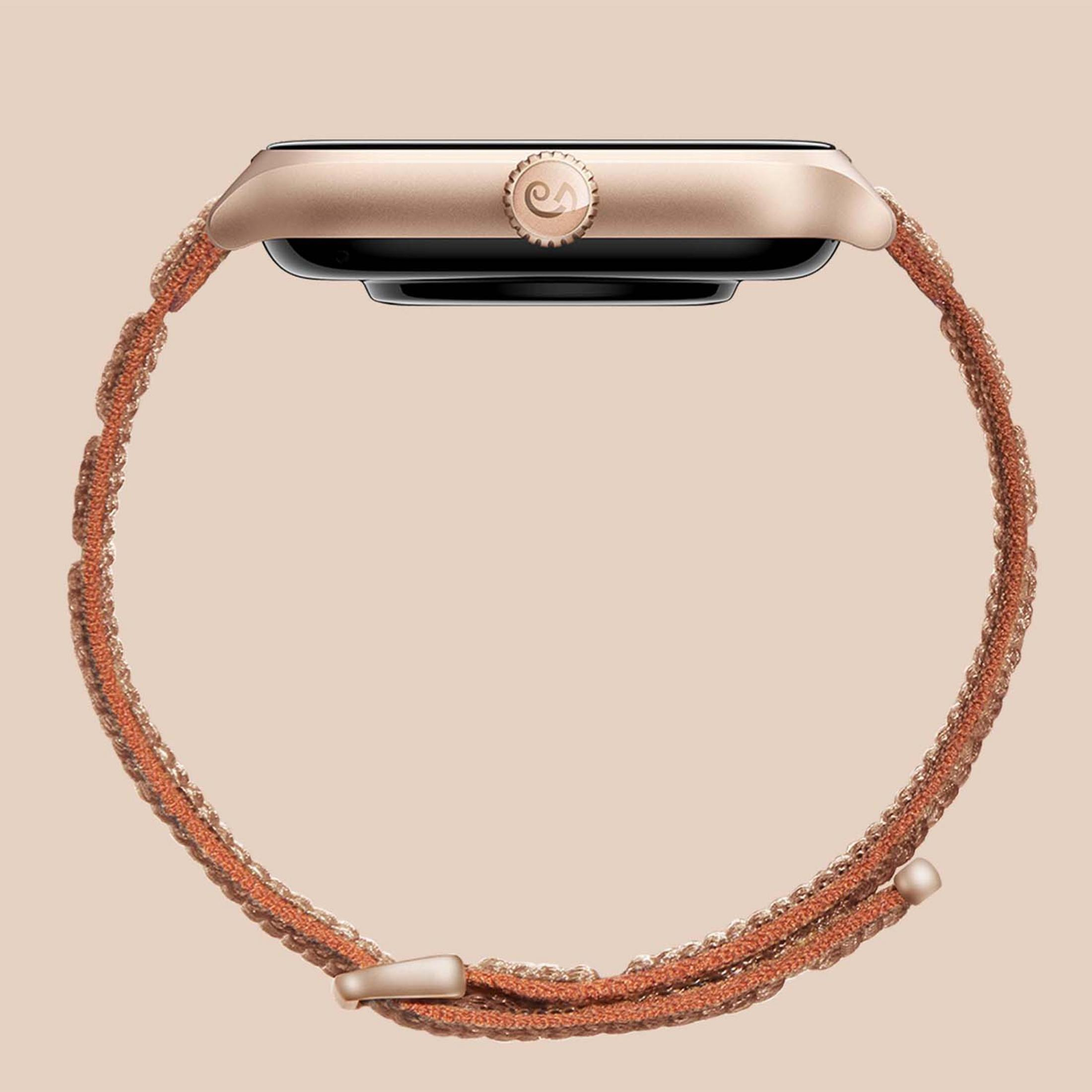 Orologio smart dorato con cinturino intrecciato arancione e beige.