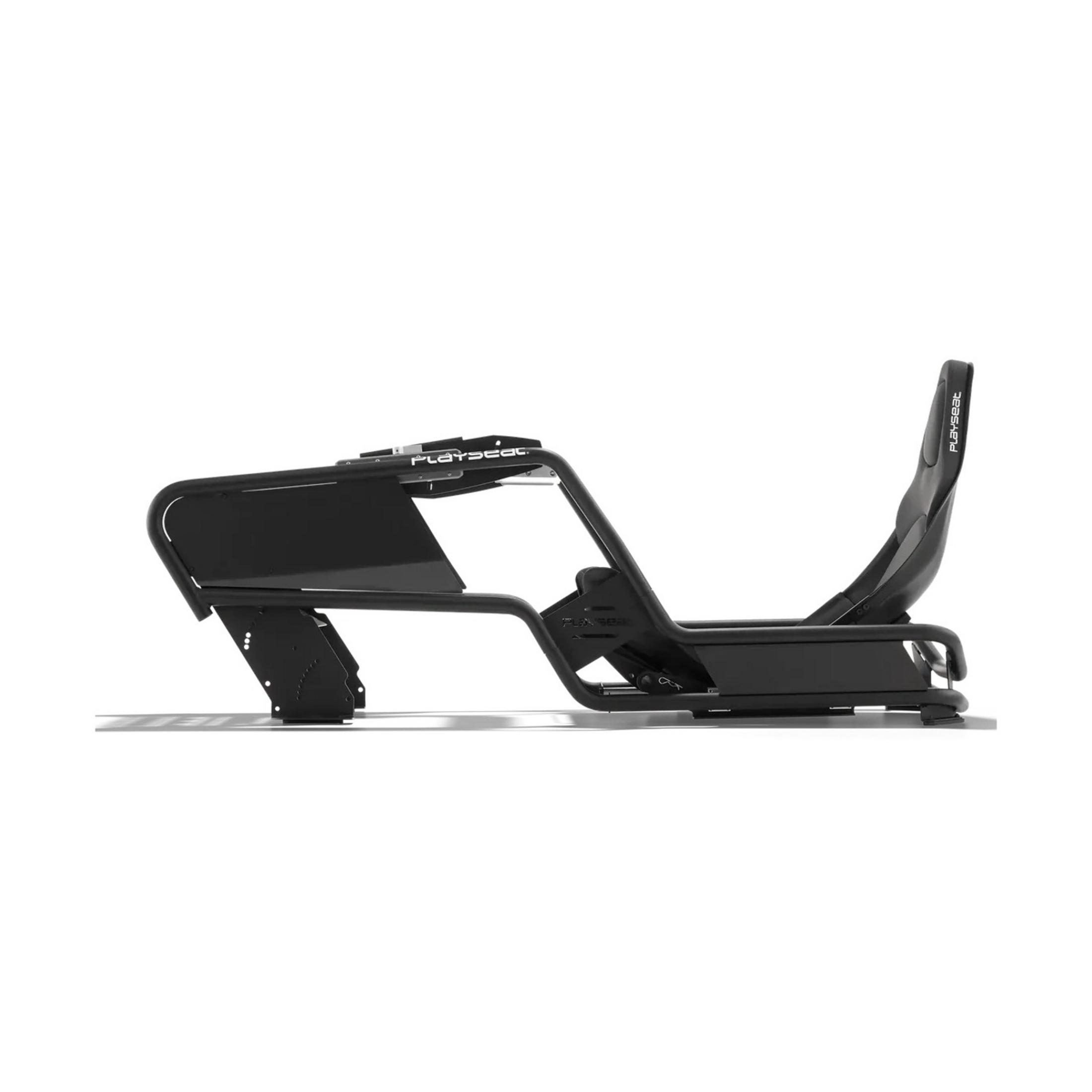 Un marco de silla de simulador de carreras negro sobre fondo blanco.