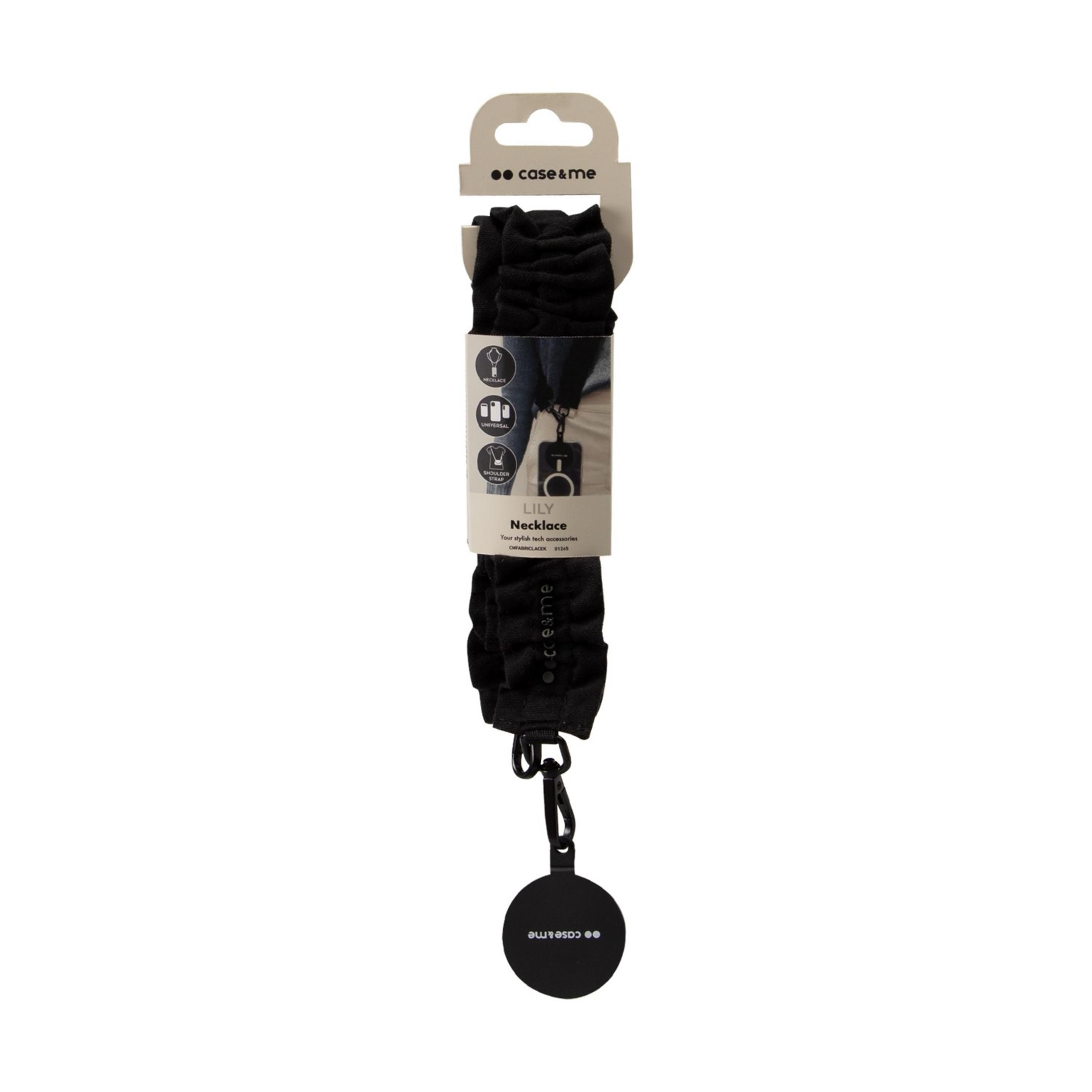 Cordón negro con colgante y logo "case & me".