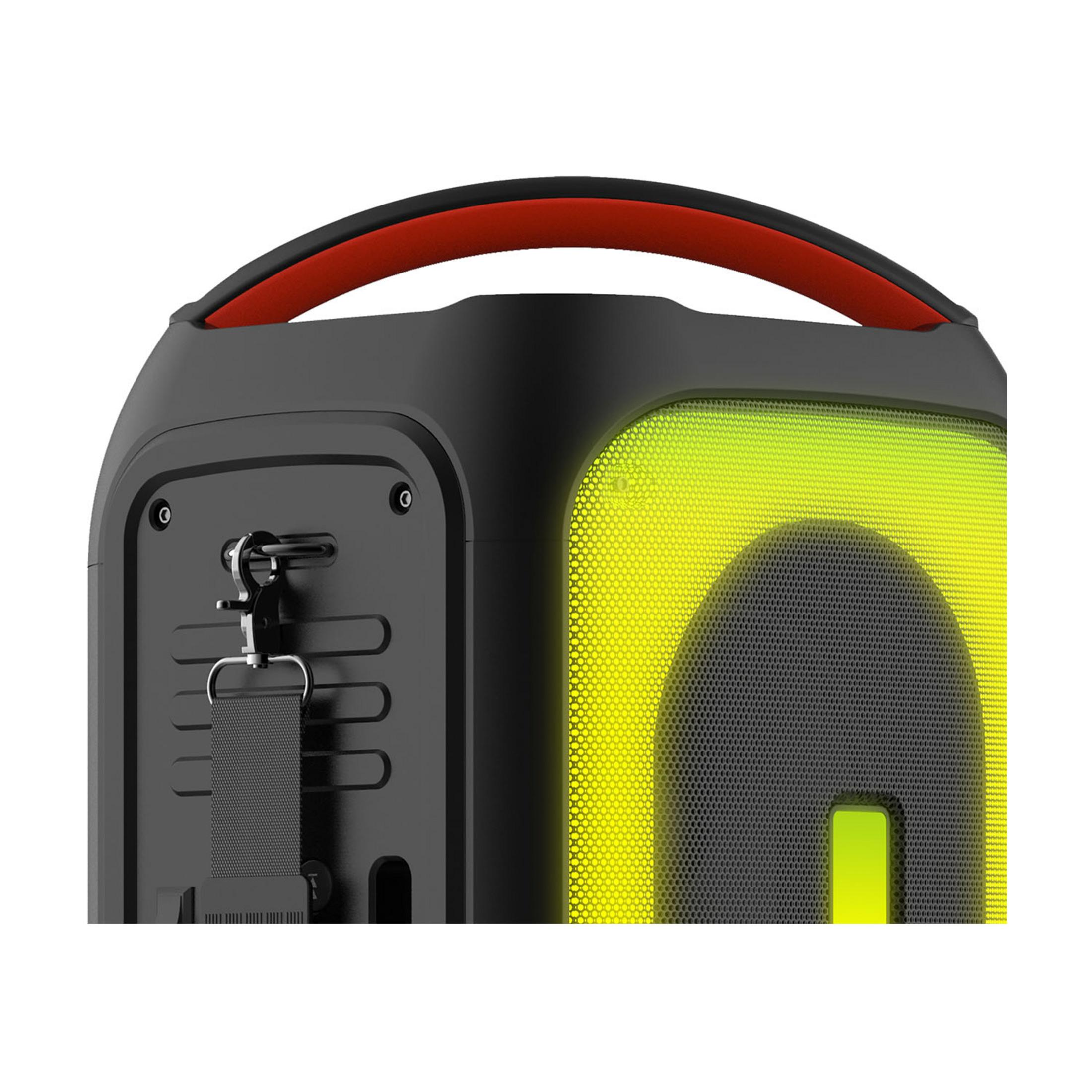 Czarny głośnik z czerwoną rączką, żółtym podświetleniem i paskiem.