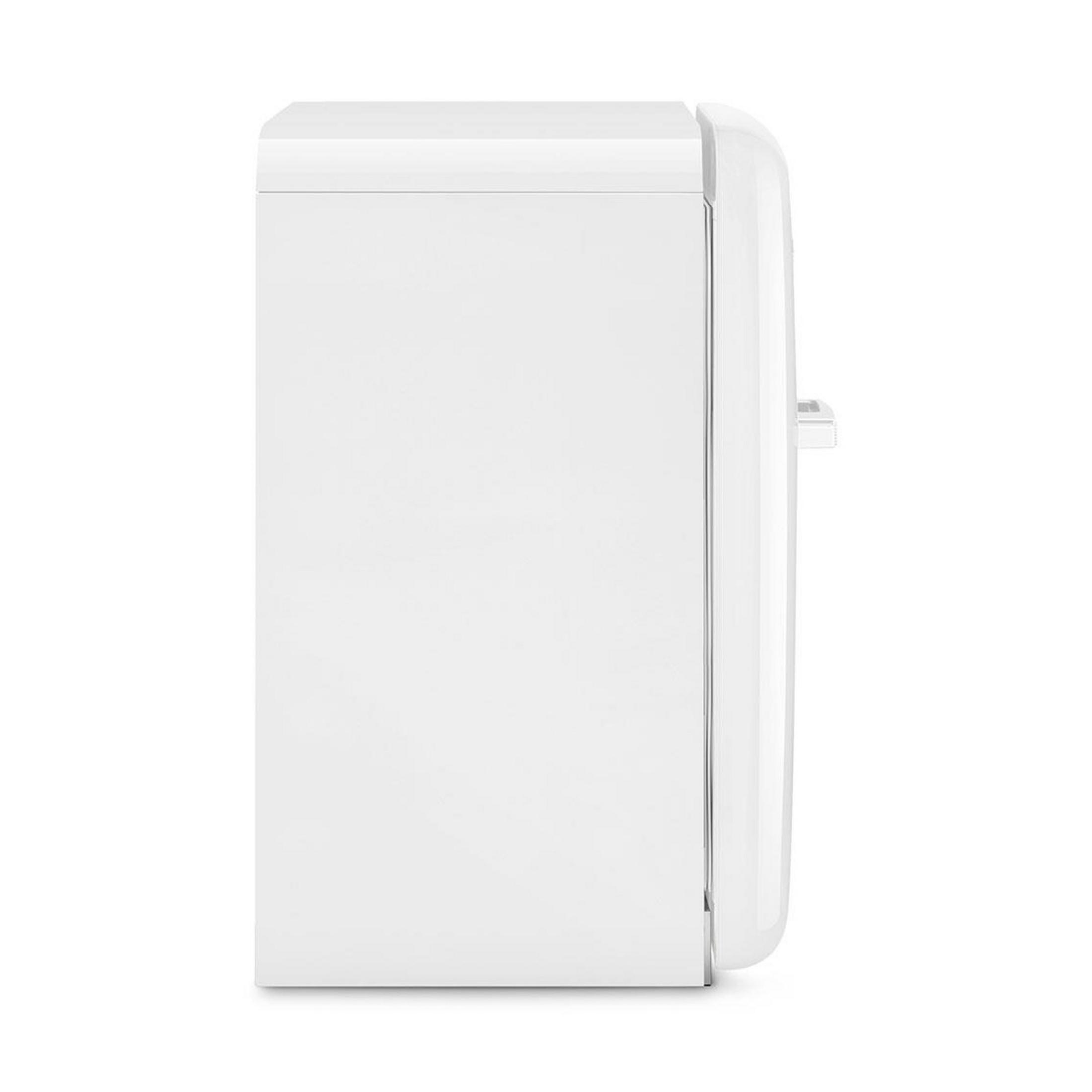 Puerta de refrigerador blanca con manija, vista lateral.